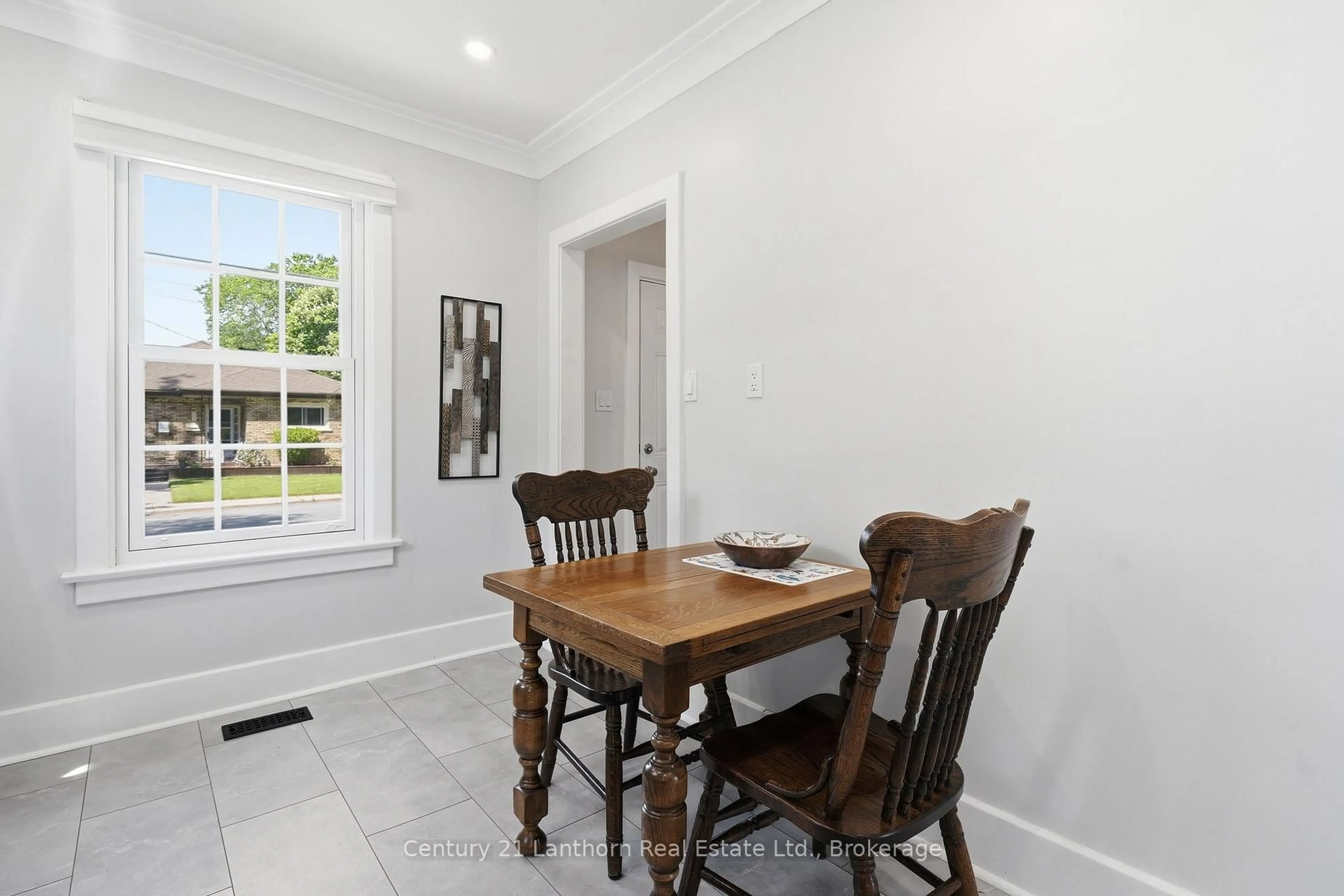 Dining room, unknown for 239 Foster Ave, Belleville Ontario K8N 3R4