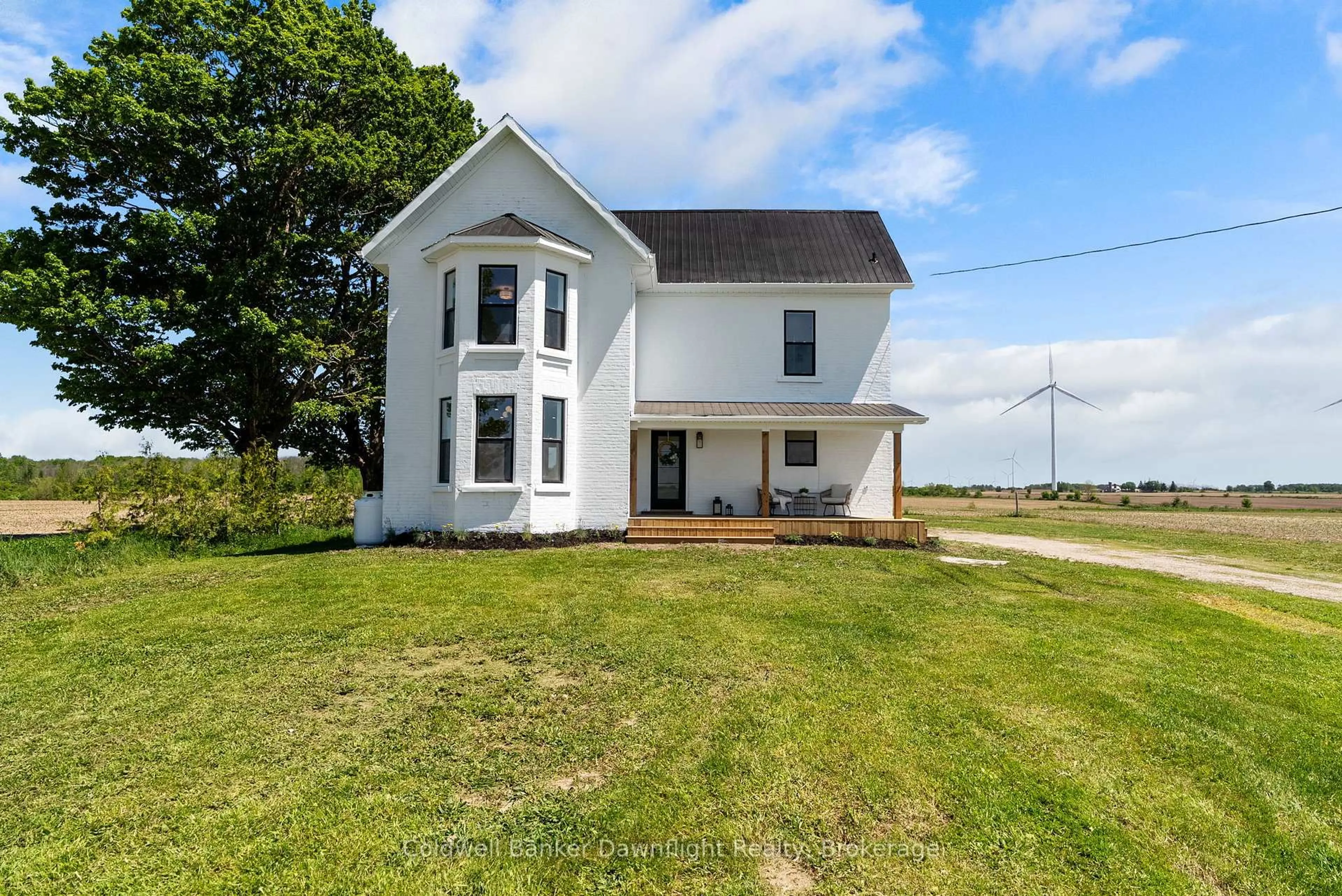 A pic from outside/outdoor area/front of a property/back of a property/a pic from drone, building for 728 North Line, Kincardine Ontario N0G 2R0