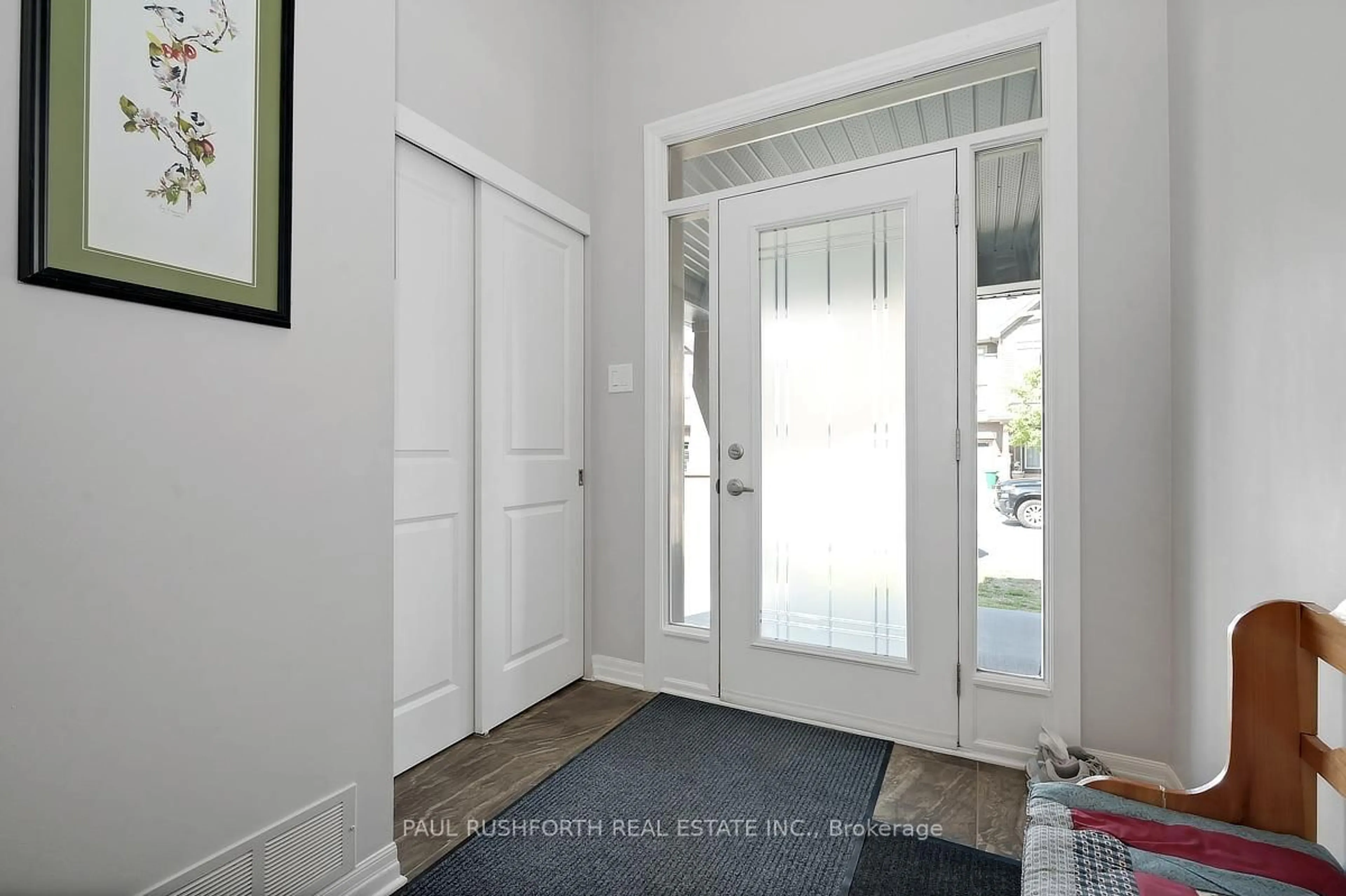 Indoor entryway for 125 Overberg Way, Ottawa Ontario K2S 0V9