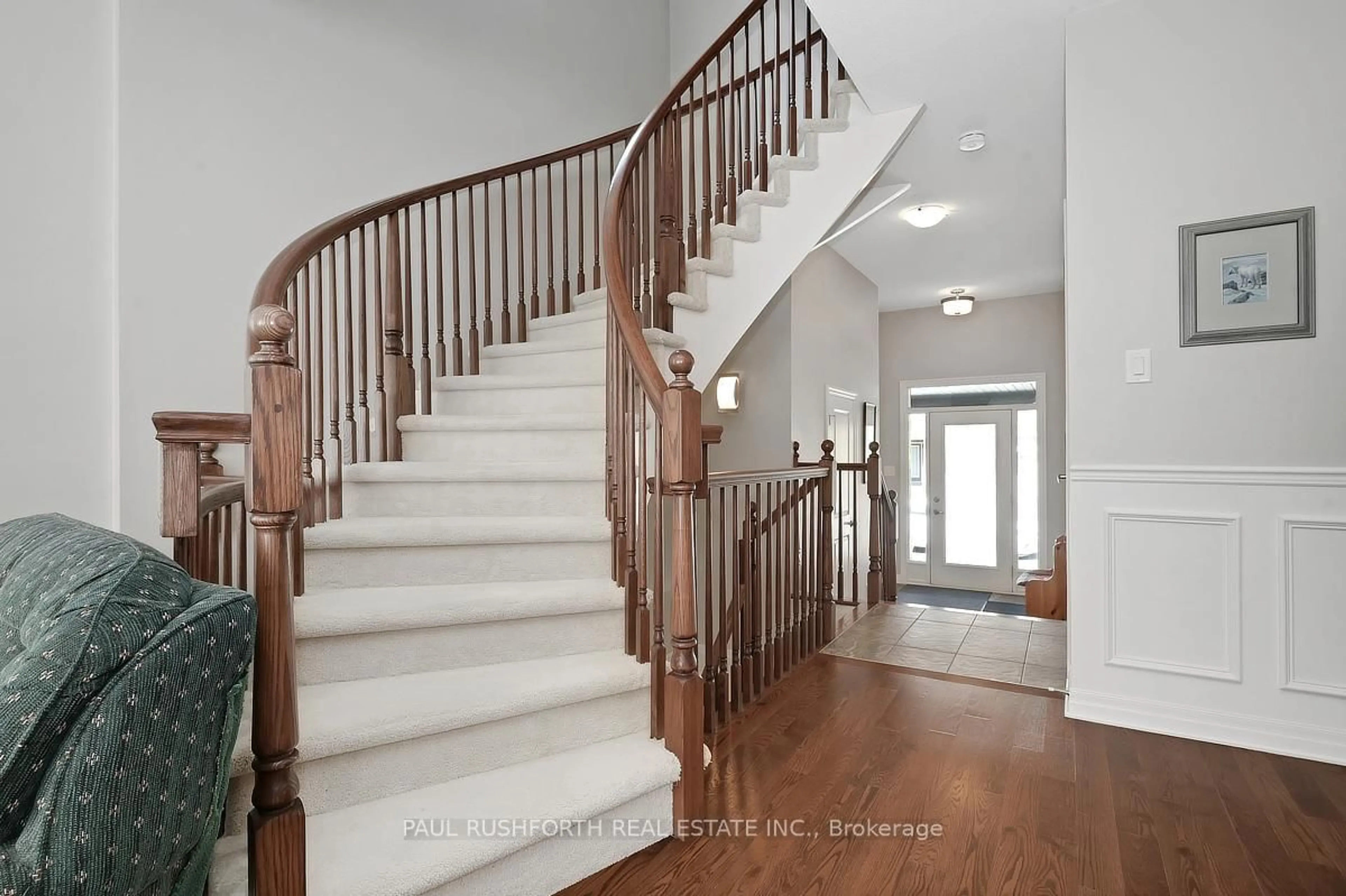 Stairs for 125 Overberg Way, Ottawa Ontario K2S 0V9