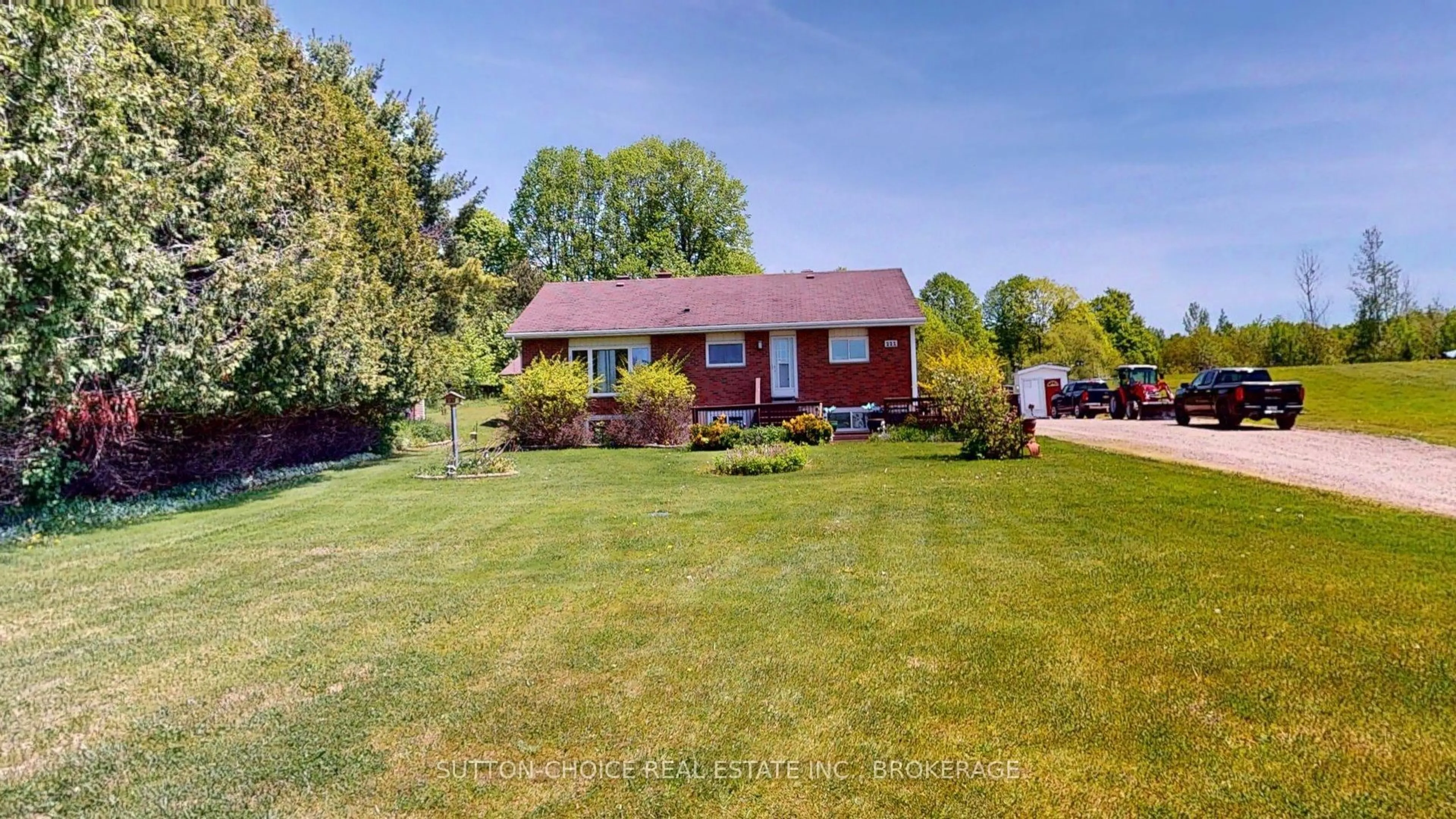 A pic from outside/outdoor area/front of a property/back of a property/a pic from drone, street for 222 Yonge St, Bonfield Ontario P0H 1E0