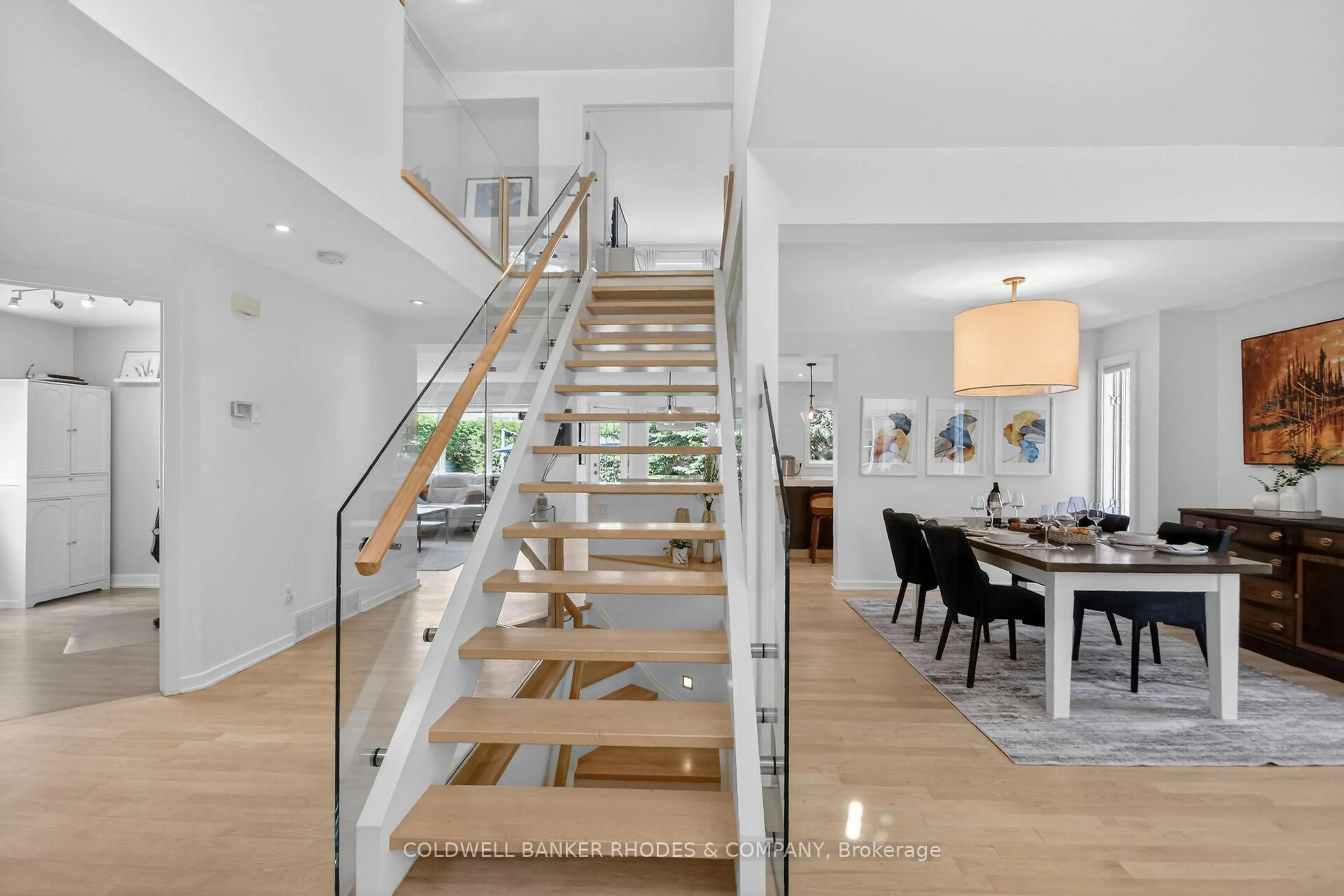 Stairs for 3757 Mountain Meadows Cres, Gloucester Ontario K1V 1V7