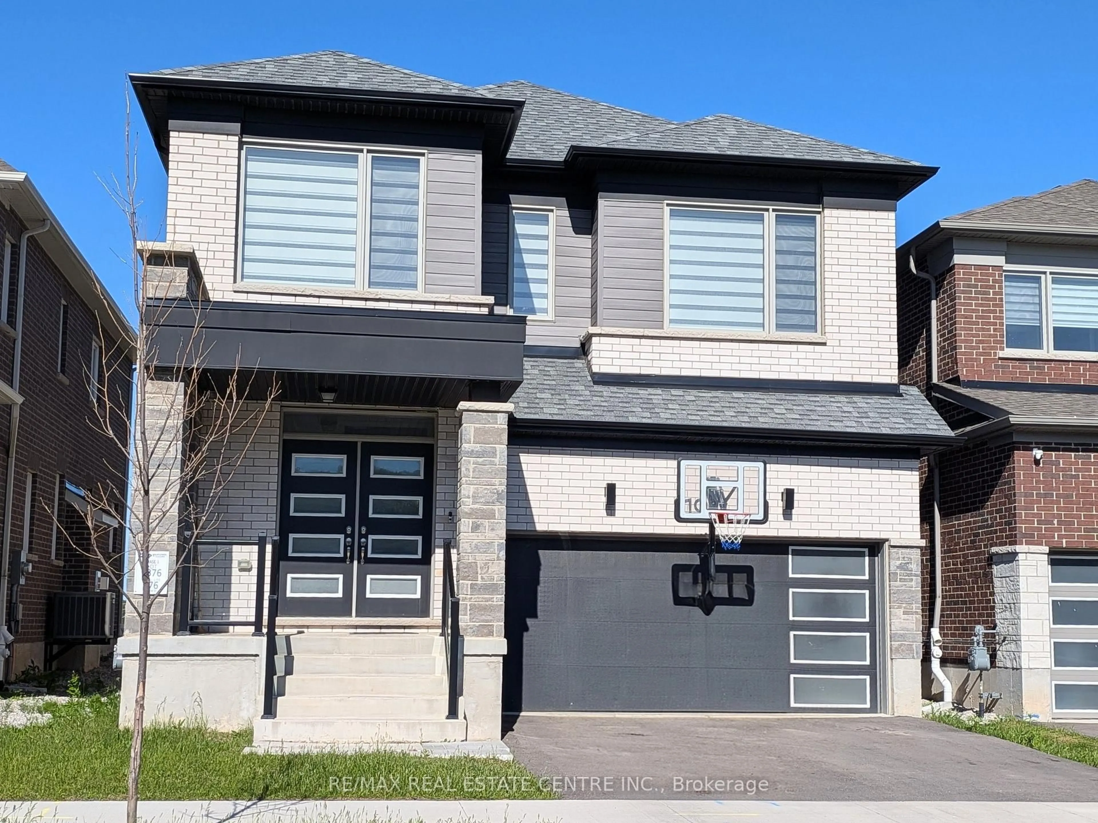 Home with brick exterior material, street for 19 Sitler St, Kitchener Ontario N2R 0T2