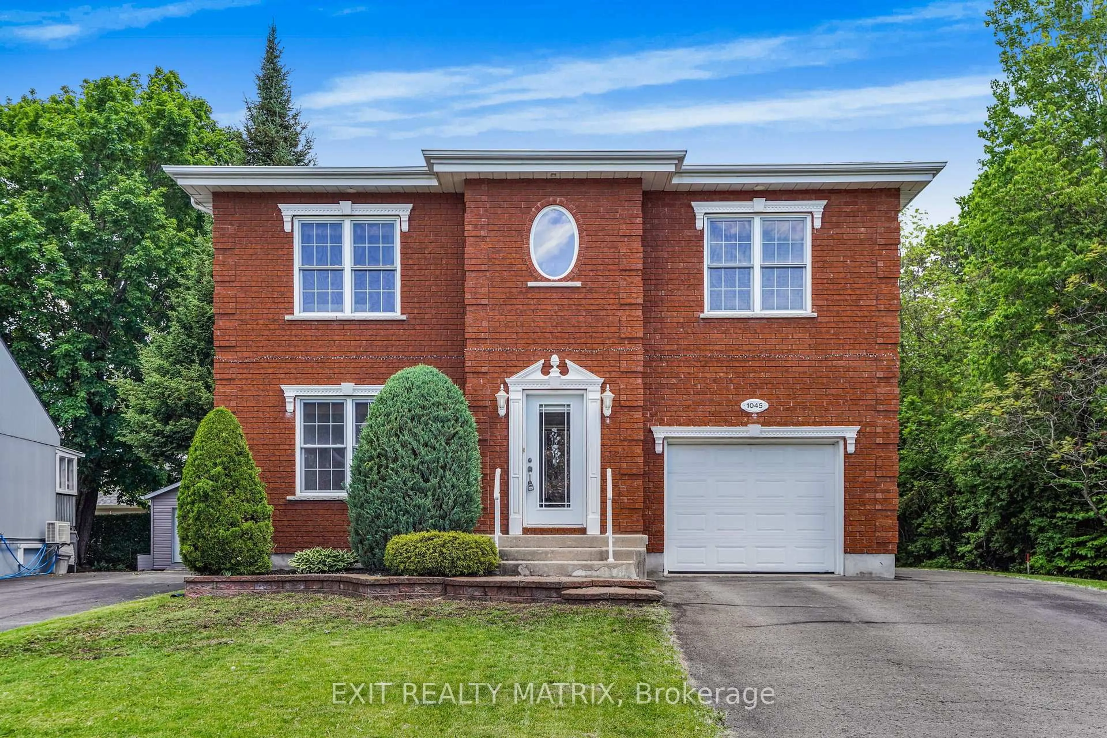Home with brick exterior material, street for 1045 Sidney St, Hawkesbury Ontario K6A 3N2