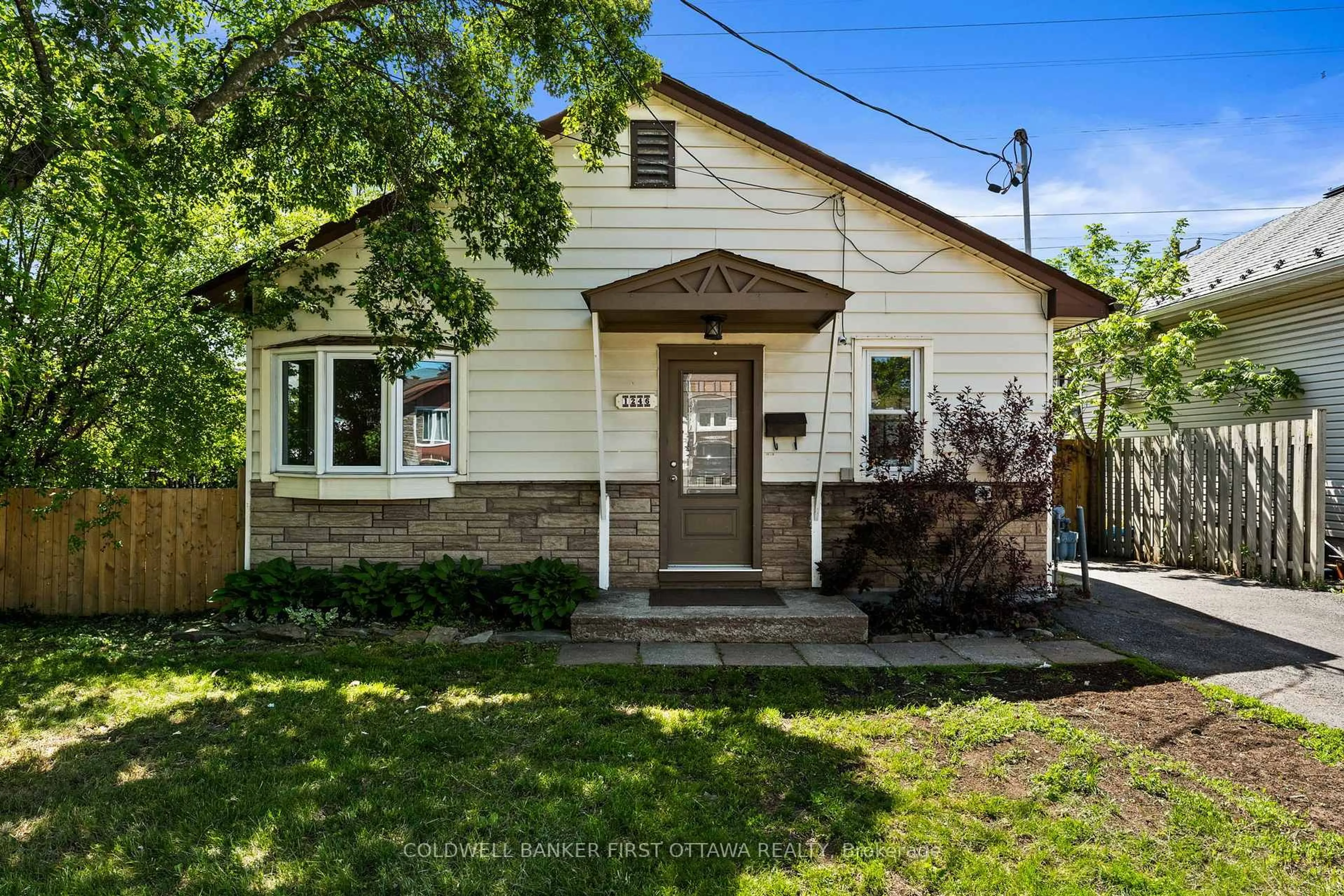 Home with brick exterior material, street for 1246 Kitchener Ave, Ottawa Ontario K1V 6W5