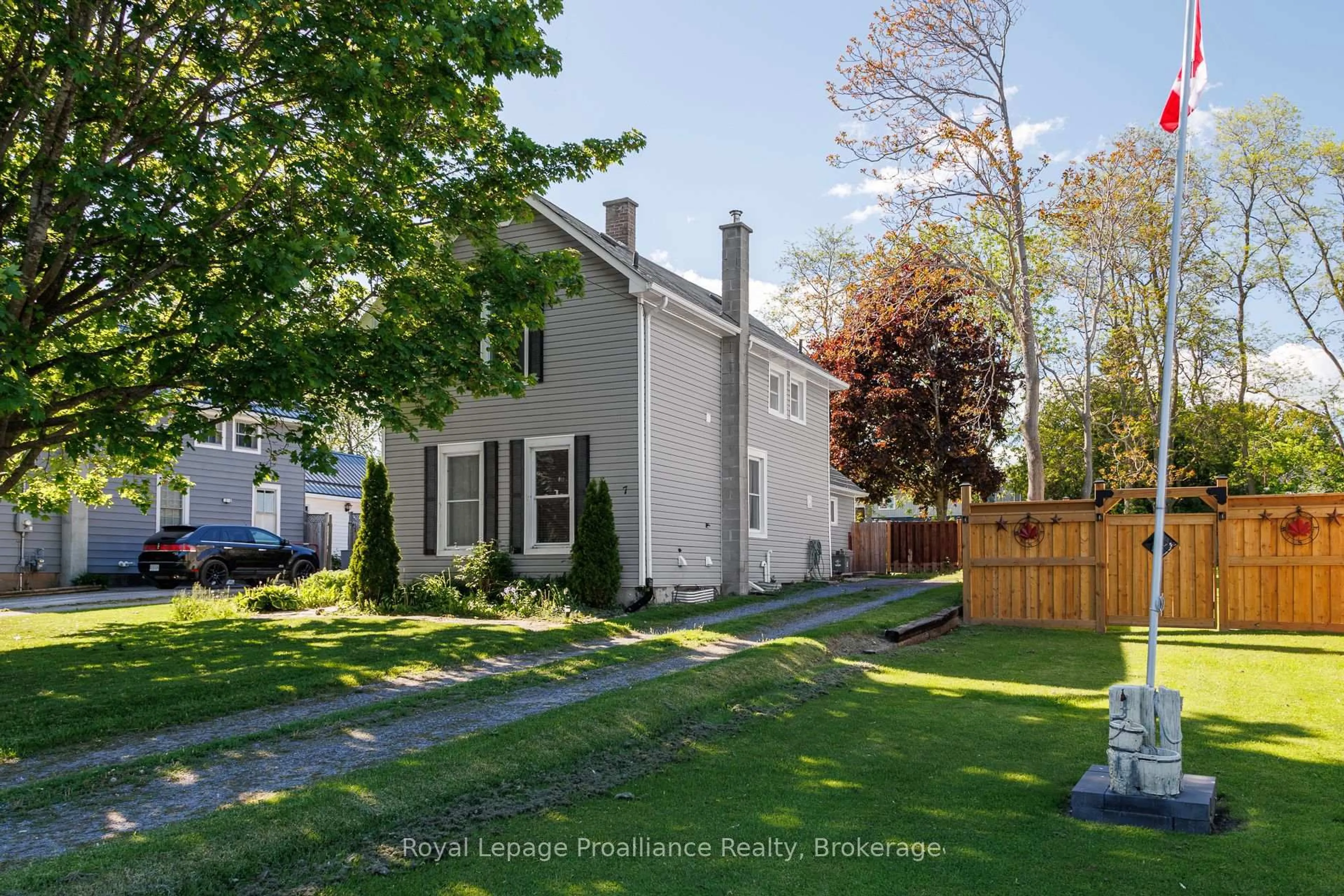 A pic from outside/outdoor area/front of a property/back of a property/a pic from drone, street for 7 Simmons St, Cramahe Ontario K0K 1S0