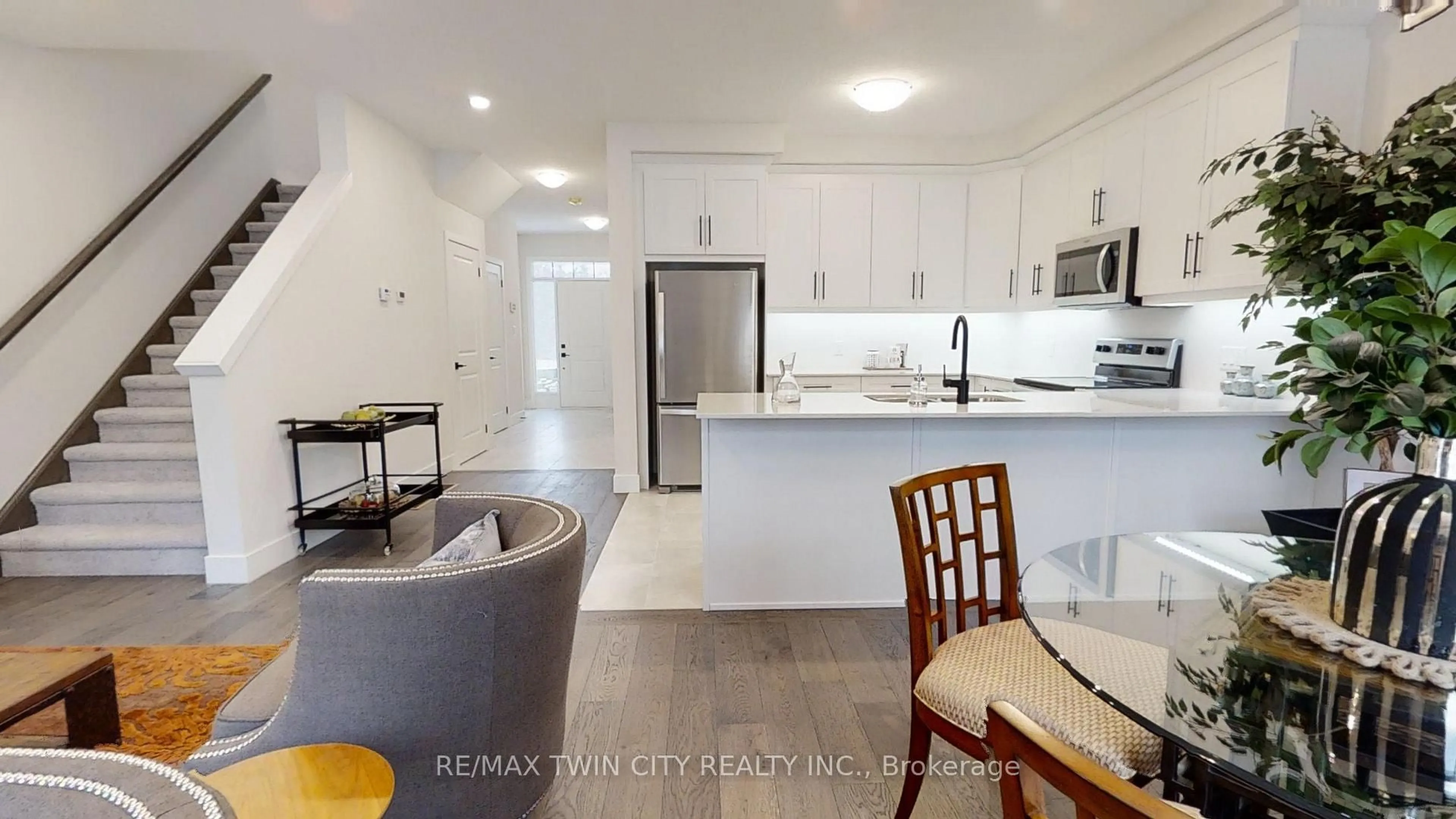 Open concept kitchen, ceramic/tile floor for 147 JULIE Cres, London South Ontario N5X 3X4