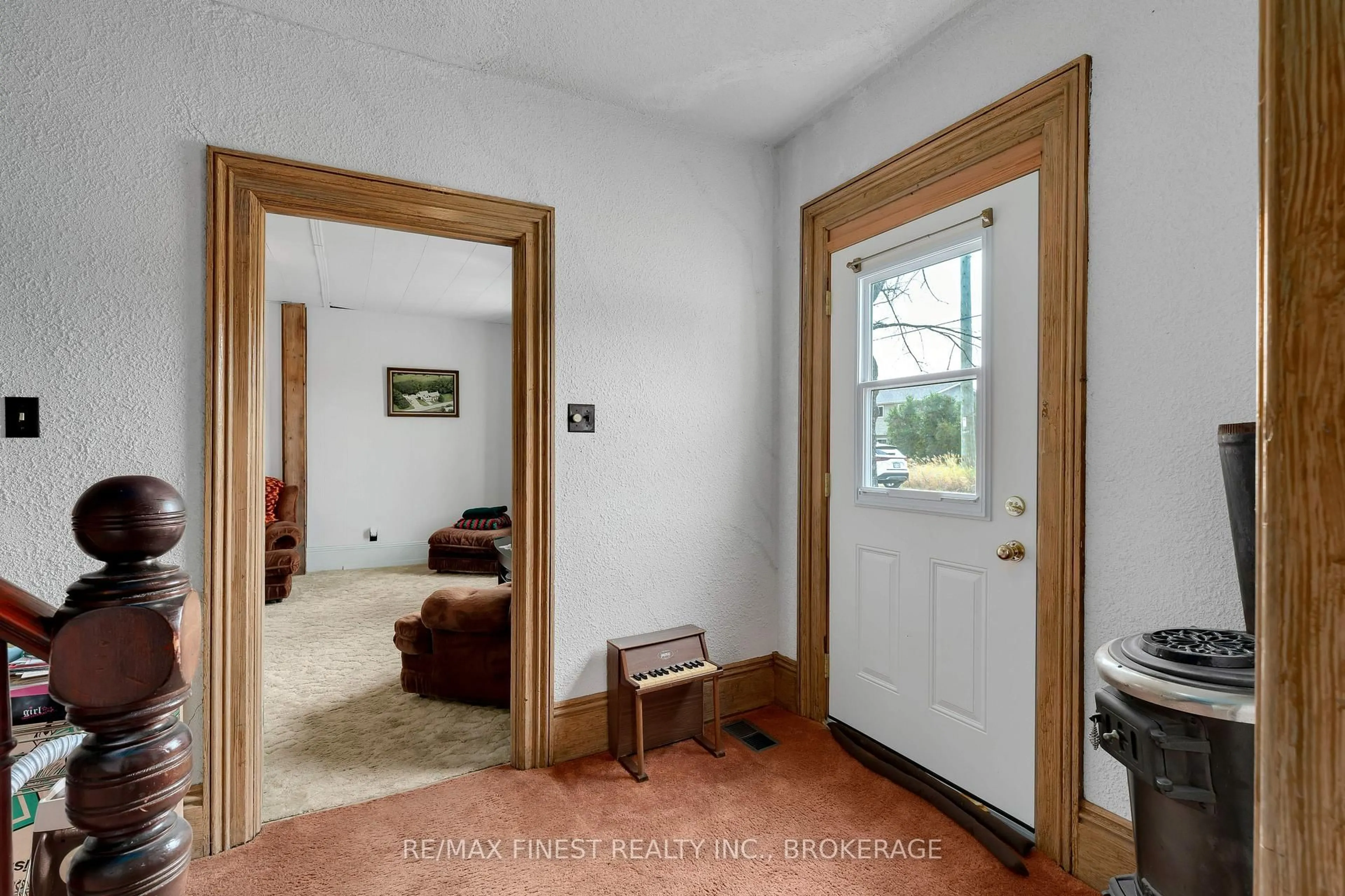 Indoor entryway for 291 Hambly St, Napanee Ontario K7R 3K8