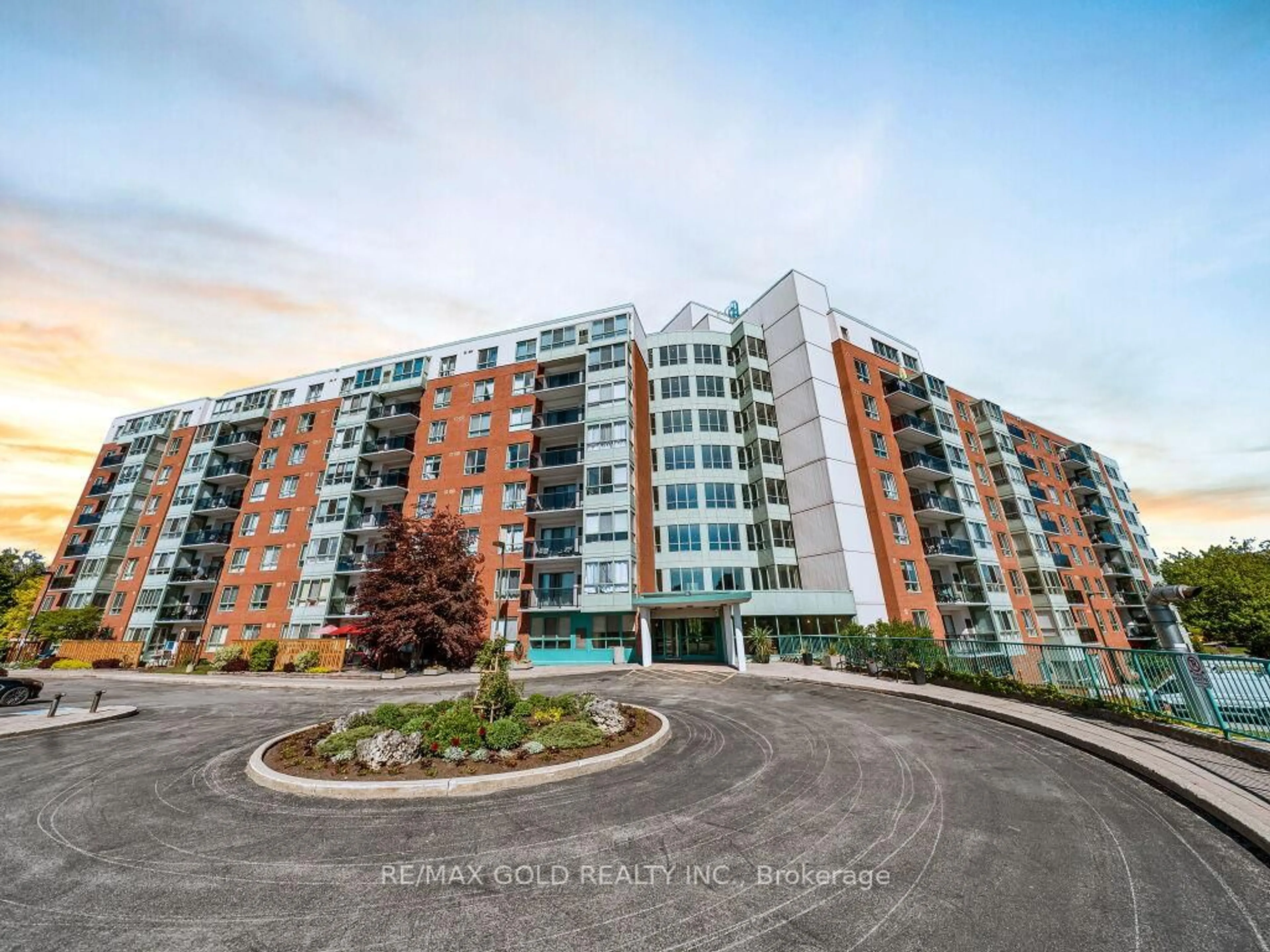 Unknown for 30 Blue Springs Dr #611, Waterloo Ontario N2J 4T2