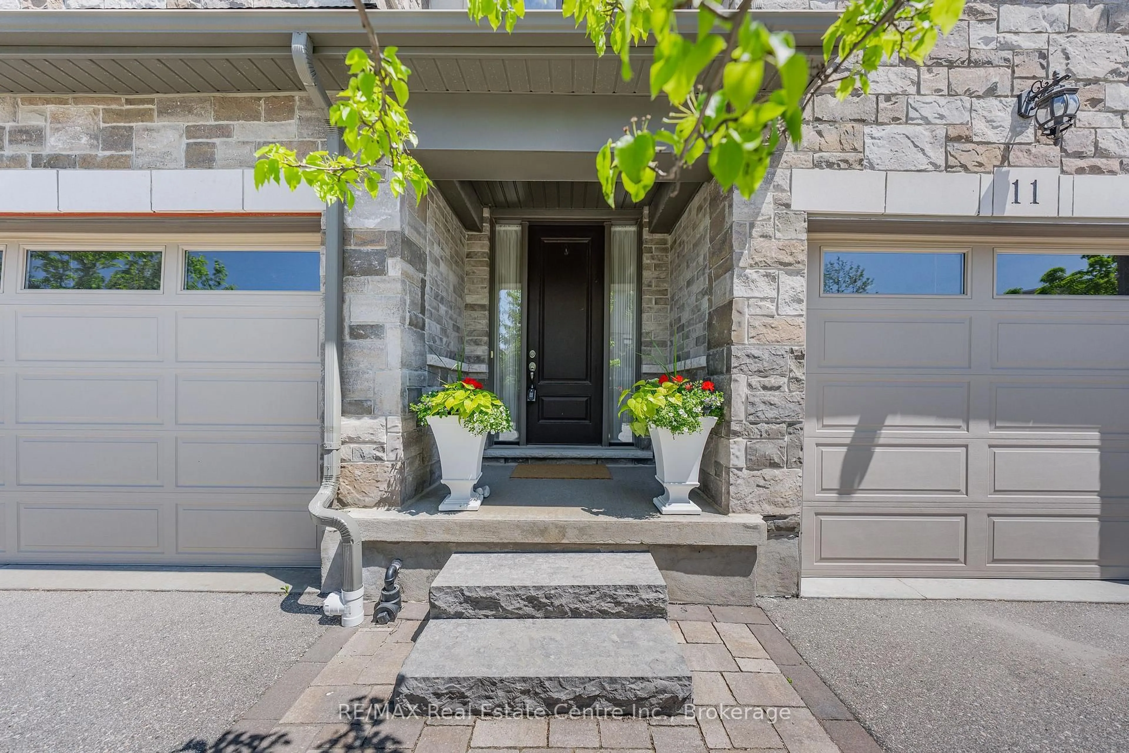Indoor entryway for 243 Grey Silo Rd #11, Waterloo Ontario N2K 0B9