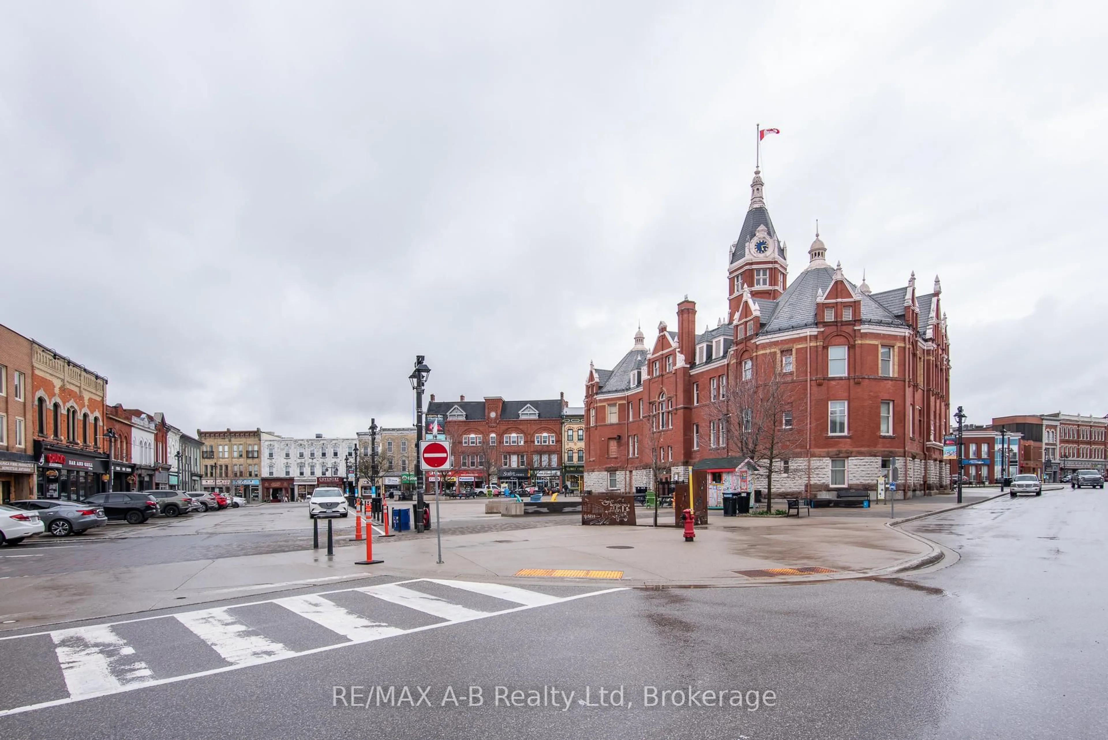 Blurry image for 66 WELLINGTON St ##201, Stratford Ontario N5A 2L2