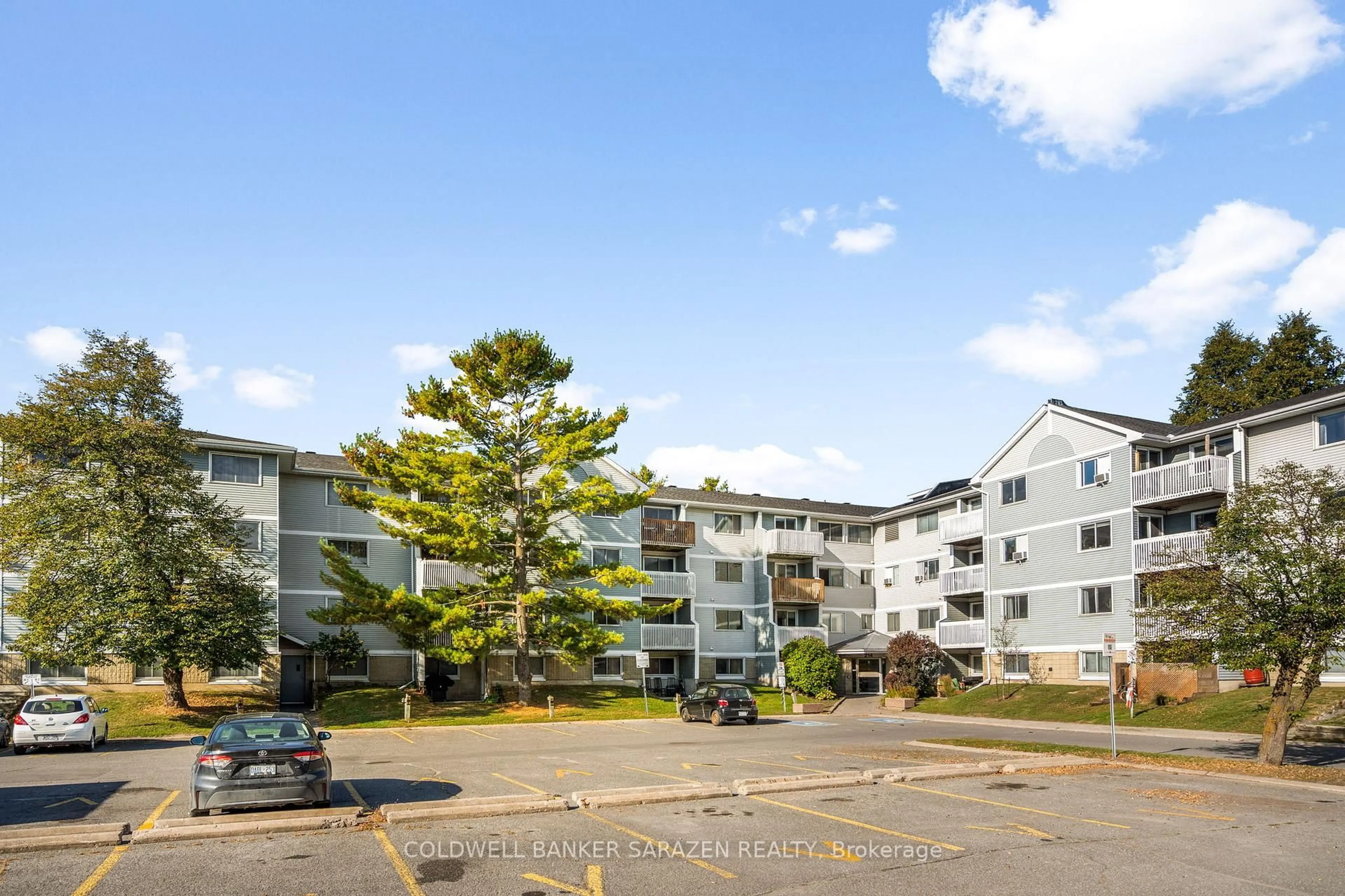Patio, unknown for 214 Viewmount Dr #209, Ottawa Ontario K2E 7X3