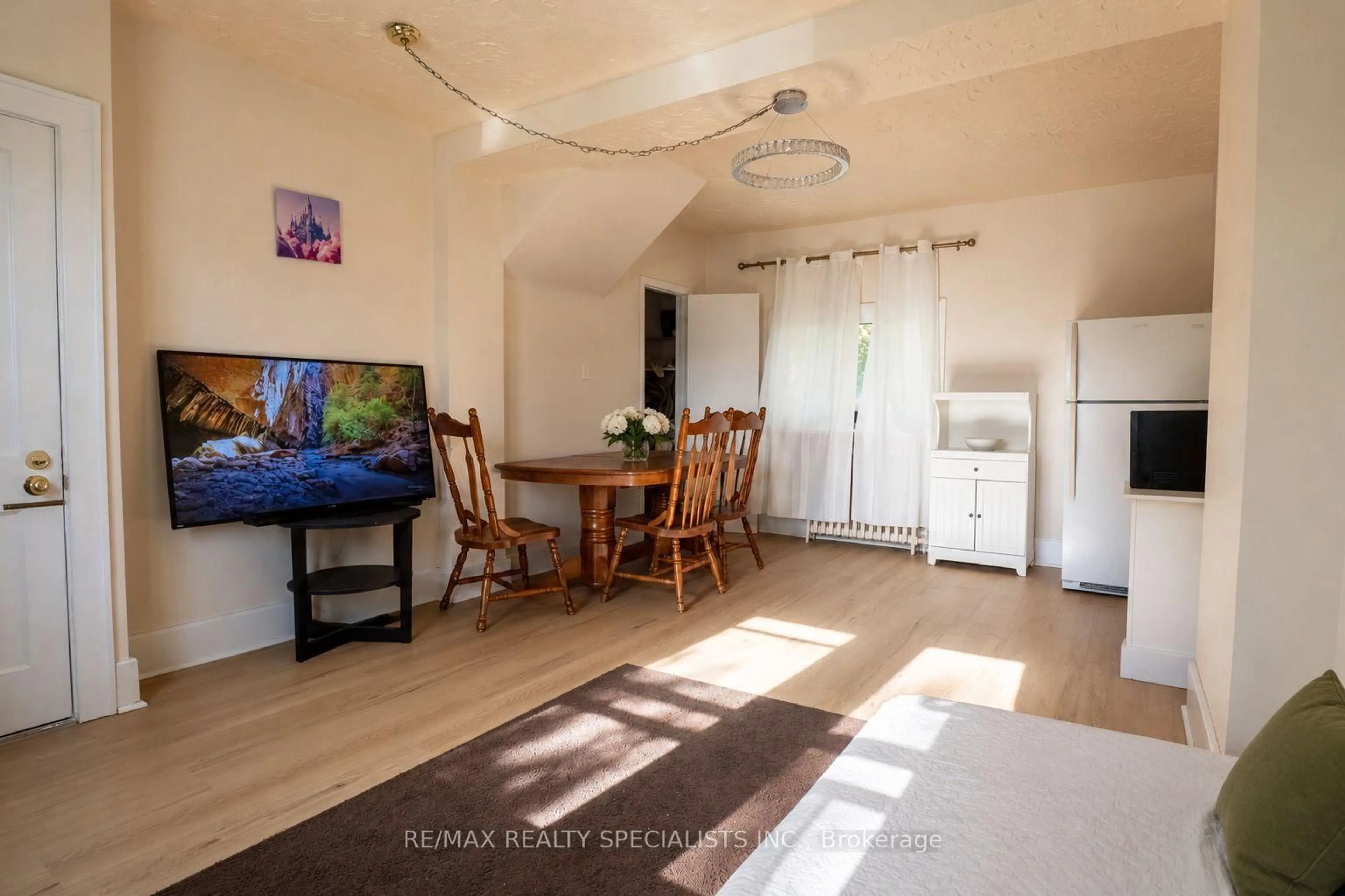 A pic of a room for 348 Morris St, Greater Sudbury Ontario P3B 1B6