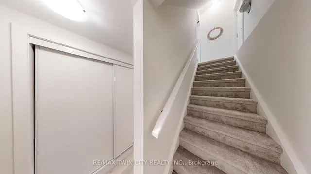 171 JULIE Cres, London South 3