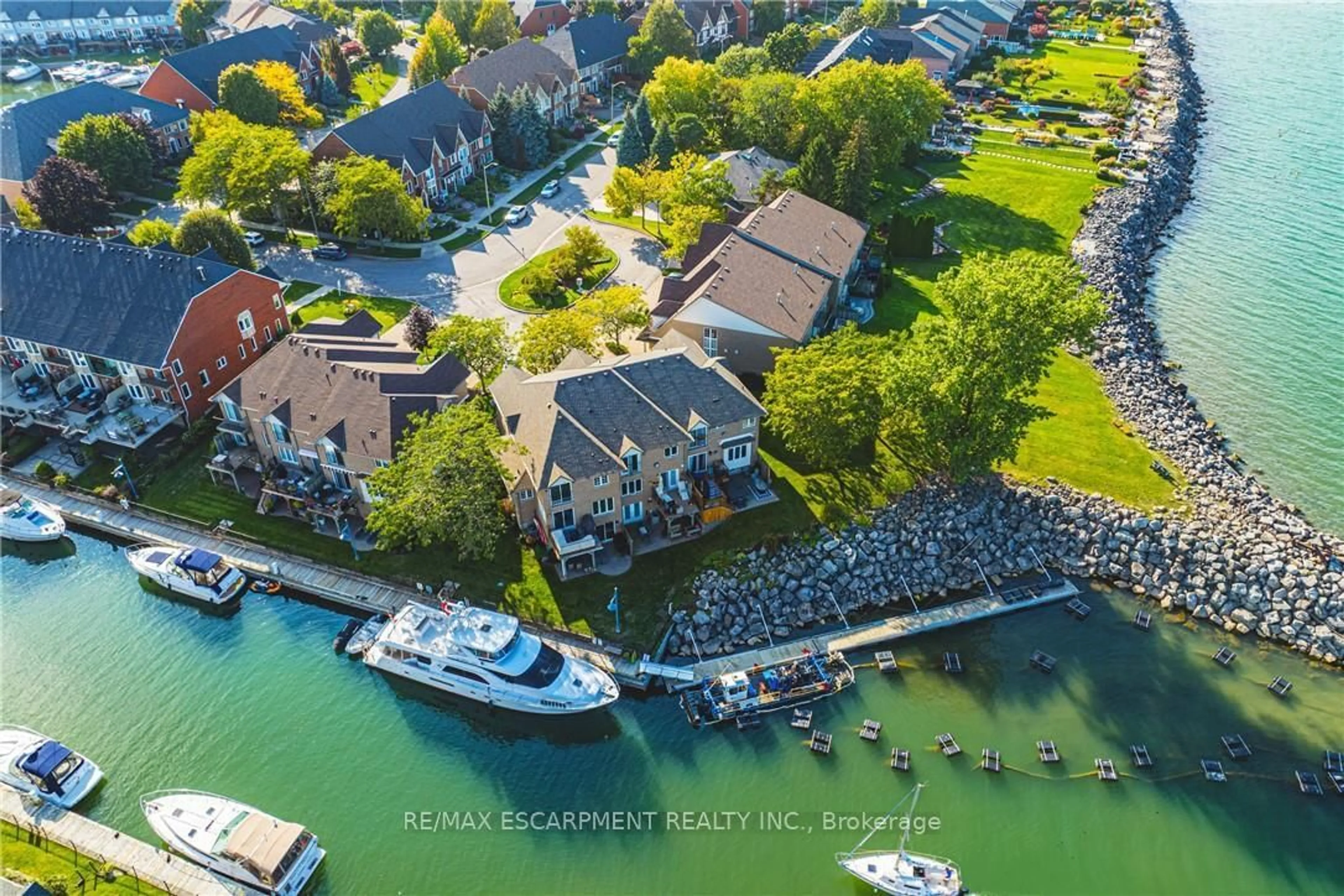 A pic from outside/outdoor area/front of a property/back of a property/a pic from drone, water/lake/river/ocean view for 85 EDGEWATER Dr #6, Hamilton Ontario L8E 4Z2