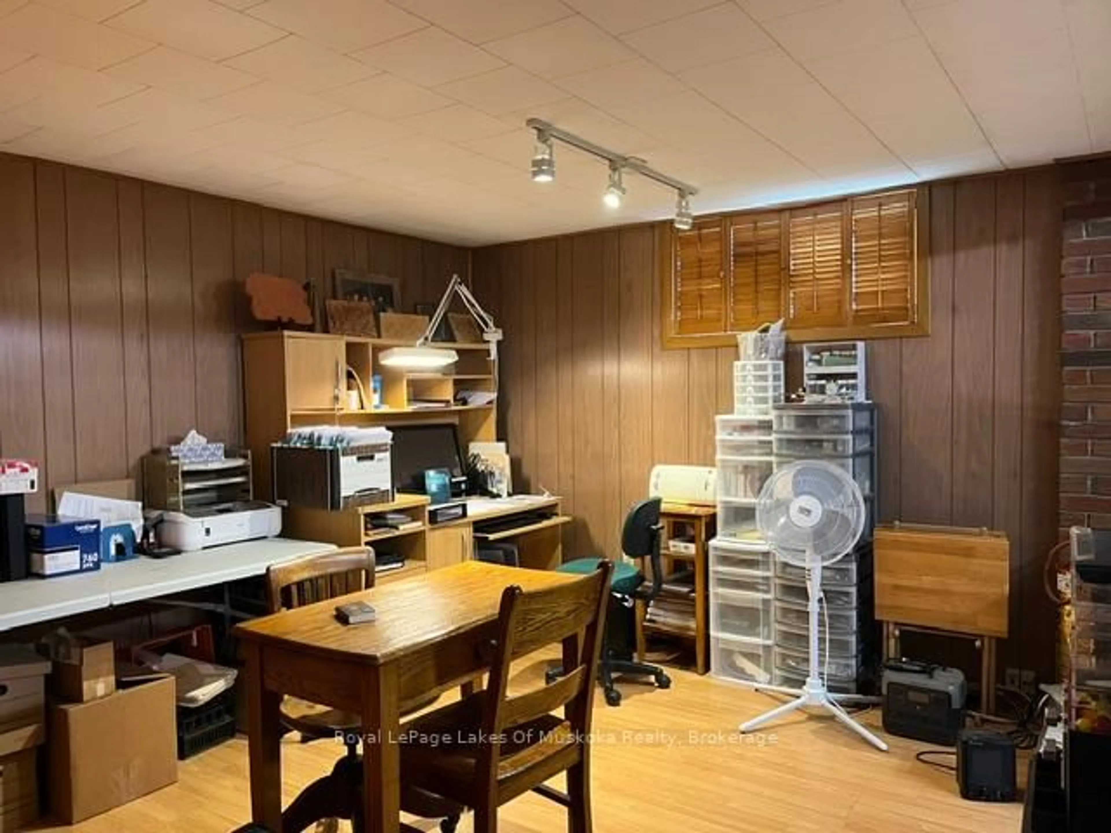 Standard kitchen, unknown for 25 Fitz Ave, South River Ontario P0A 1X0