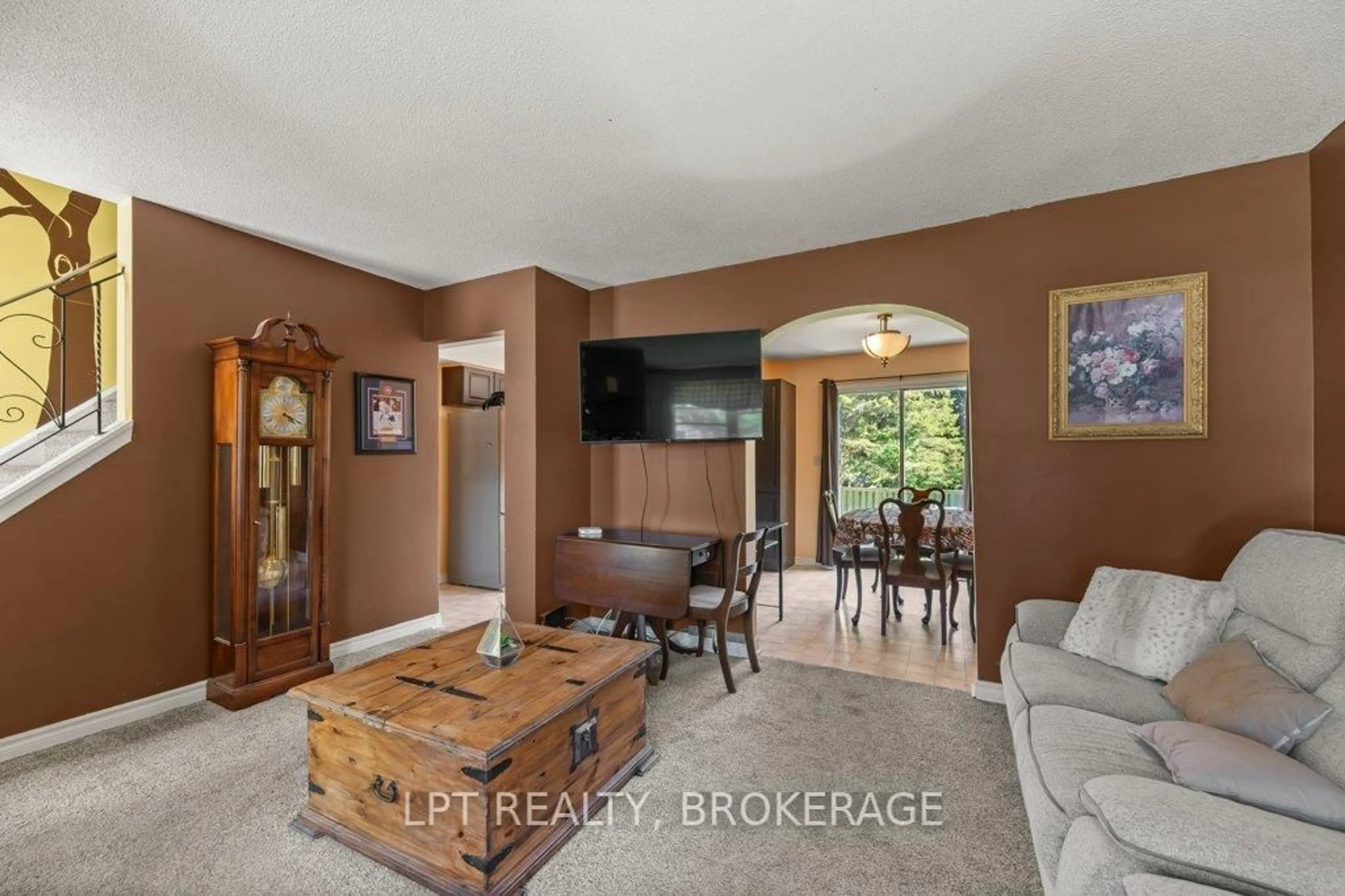 Living room with furniture, unknown for 994 Uxbridge Cres, Kingston Ontario K7M 8K7