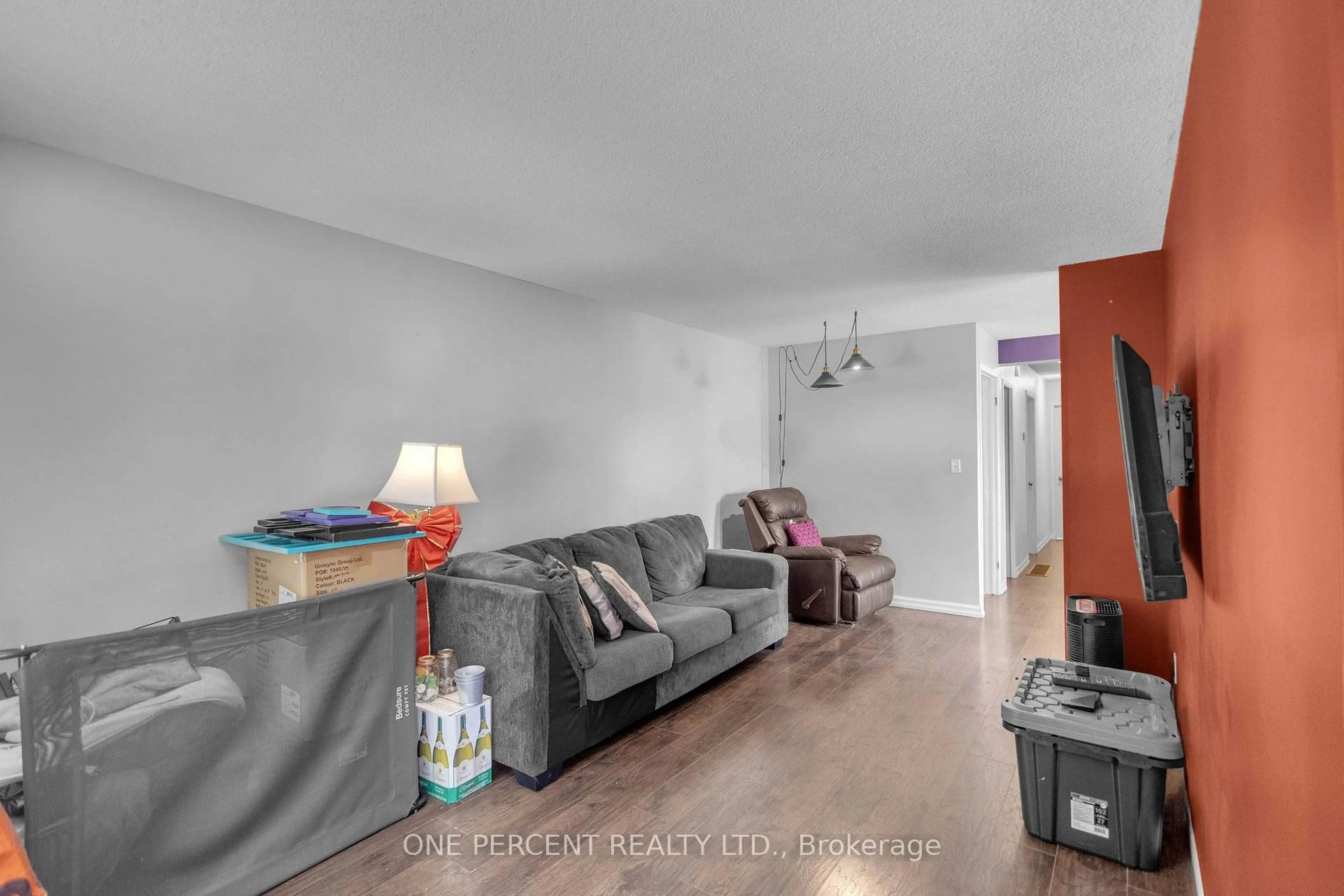 Living room with furniture, unknown for 70 Naskapi St, Woodstock Ontario N4T 1G6