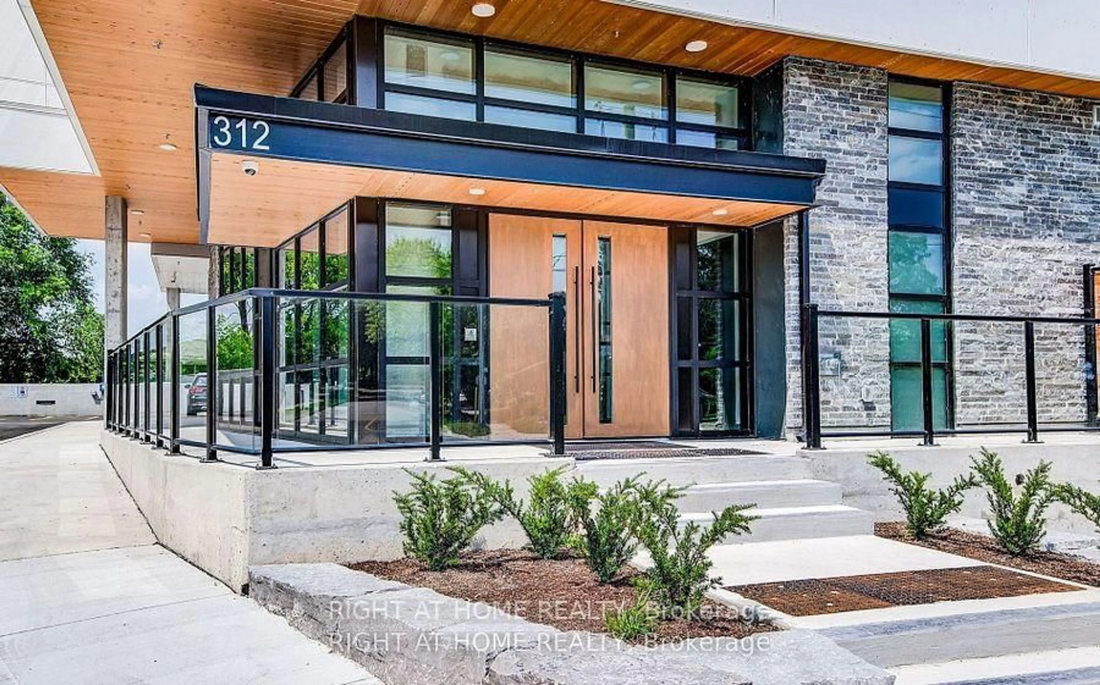 Indoor entryway for 312 Erb St #205, Waterloo Ontario N2L 0K9