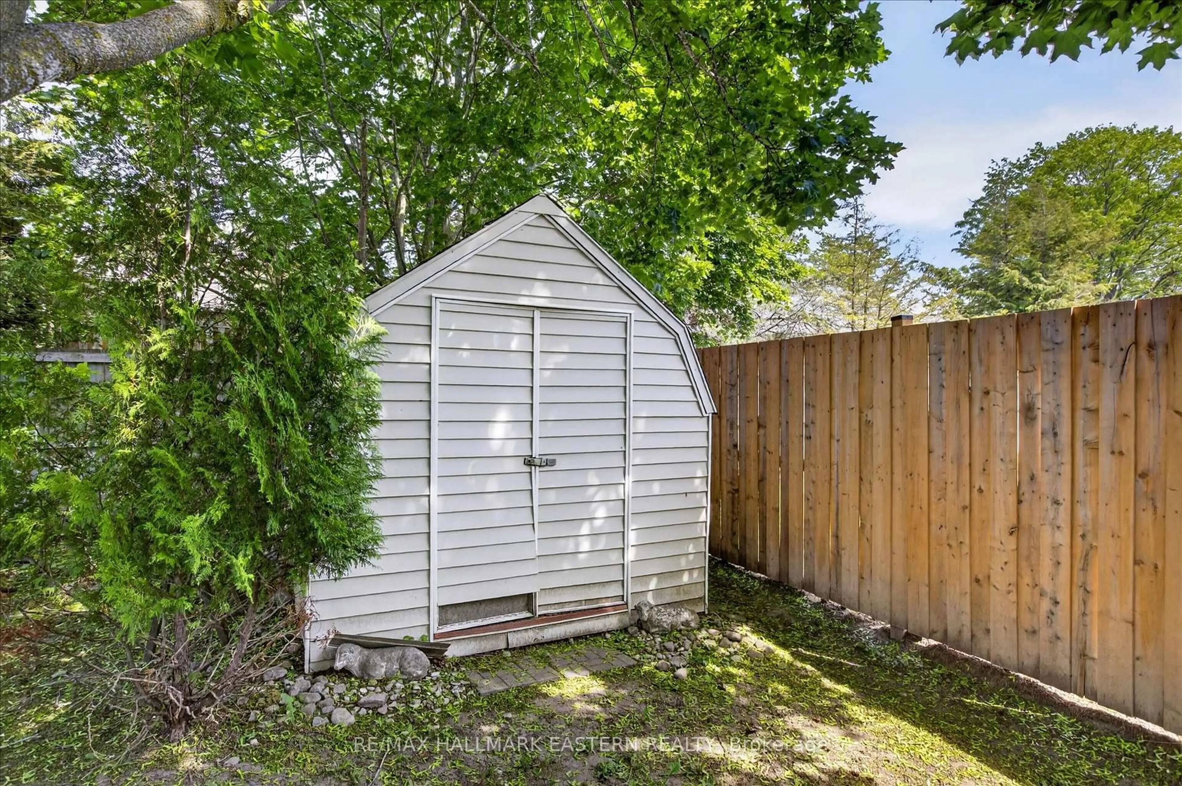 Shed for 890 Chapel Rd, Peterborough Ontario K9H 7M3