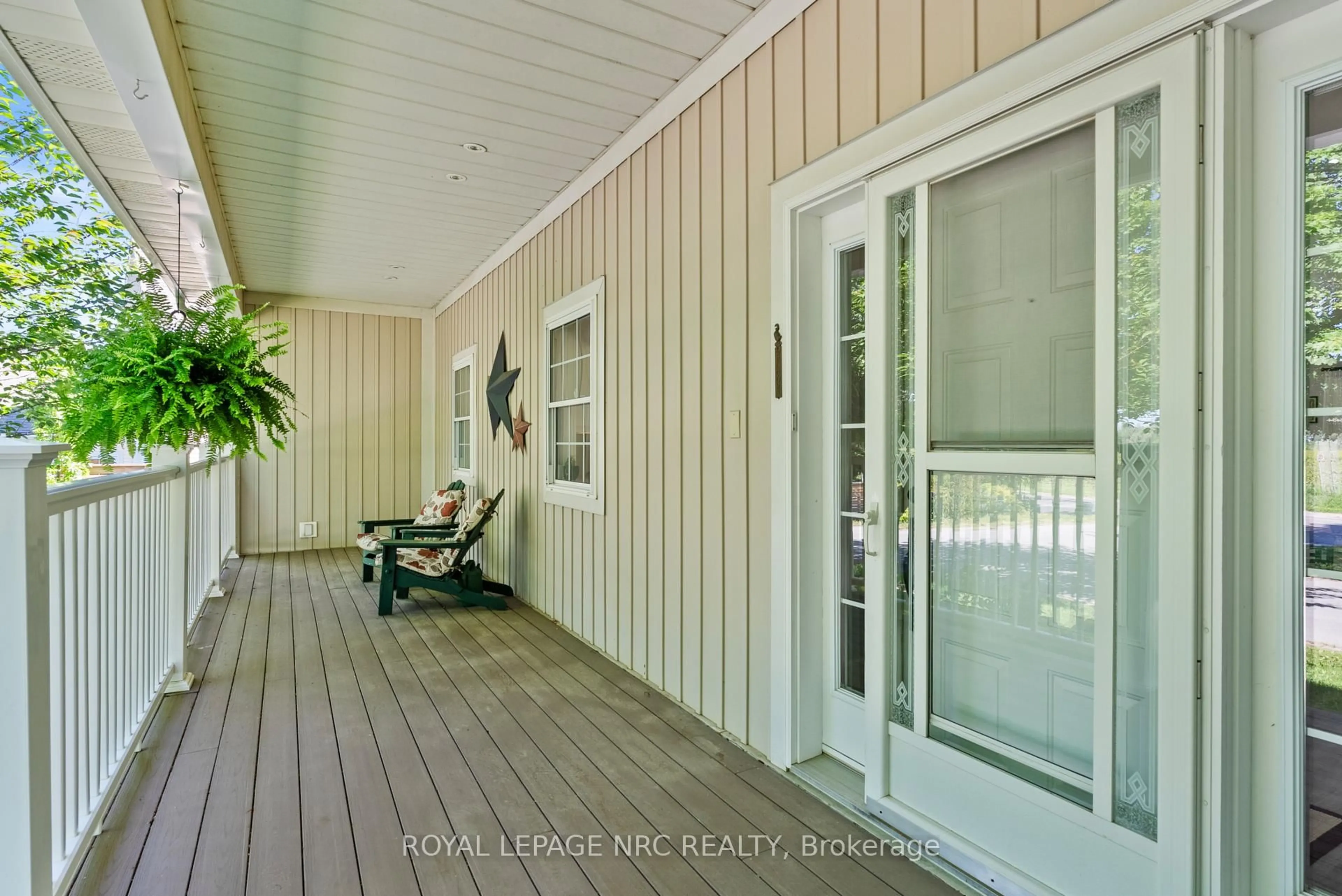 Indoor entryway for 199 Niagara St, Niagara-on-the-Lake Ontario L0S 1J0
