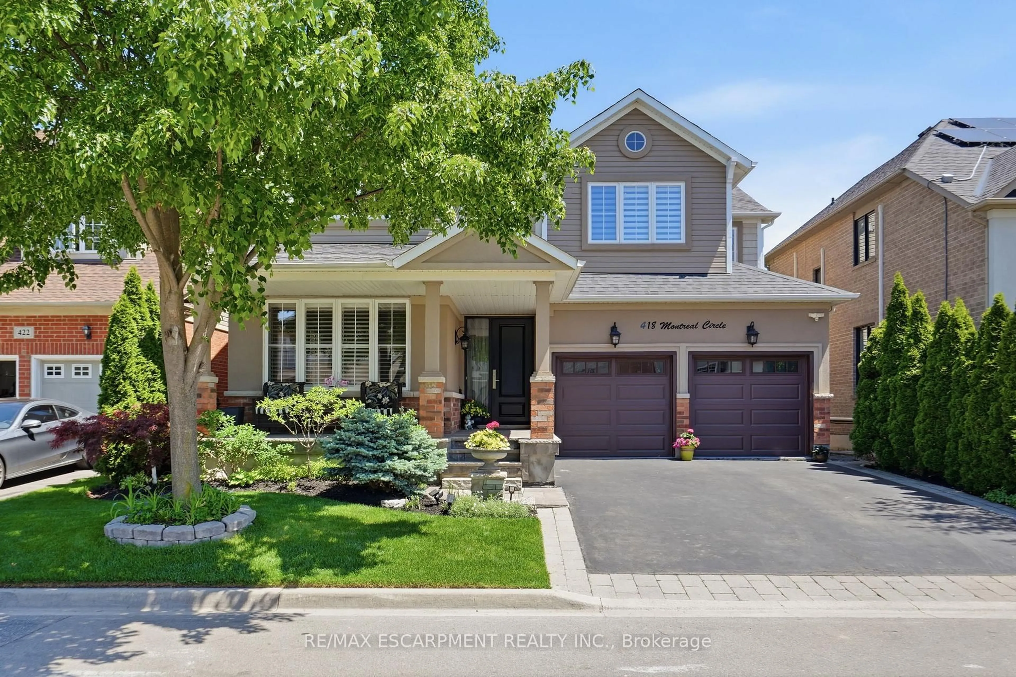 Home with brick exterior material, street for 418 Montreal Circ, Hamilton Ontario L8E 0E2