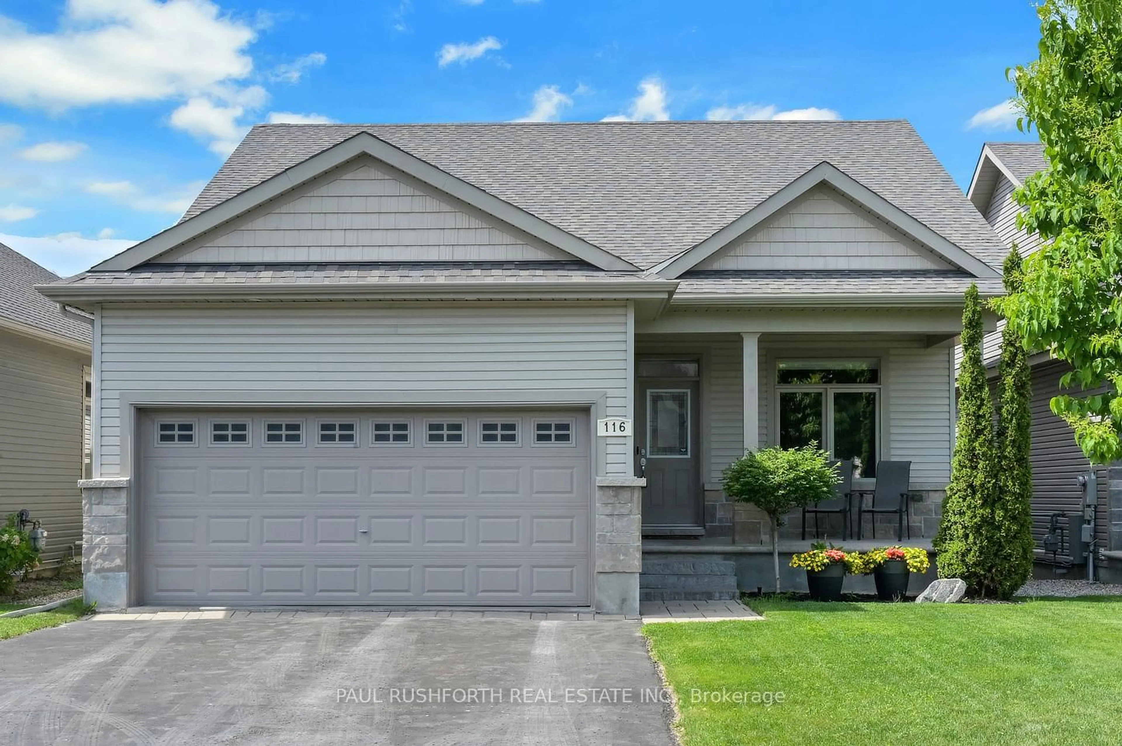 Home with vinyl exterior material, street for 116 Elfin Grve, Ottawa Ontario K2V 0B9