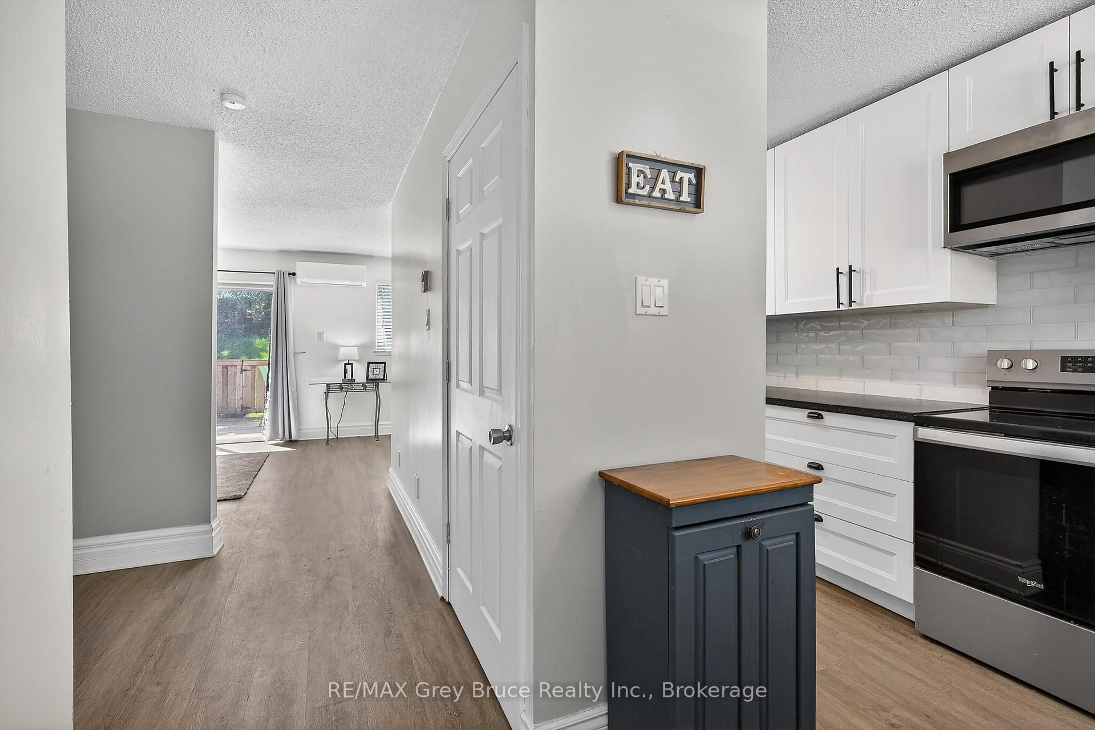 Open concept kitchen, unknown for 75 Laurie Cres #75, Owen Sound Ontario N4K 6C3
