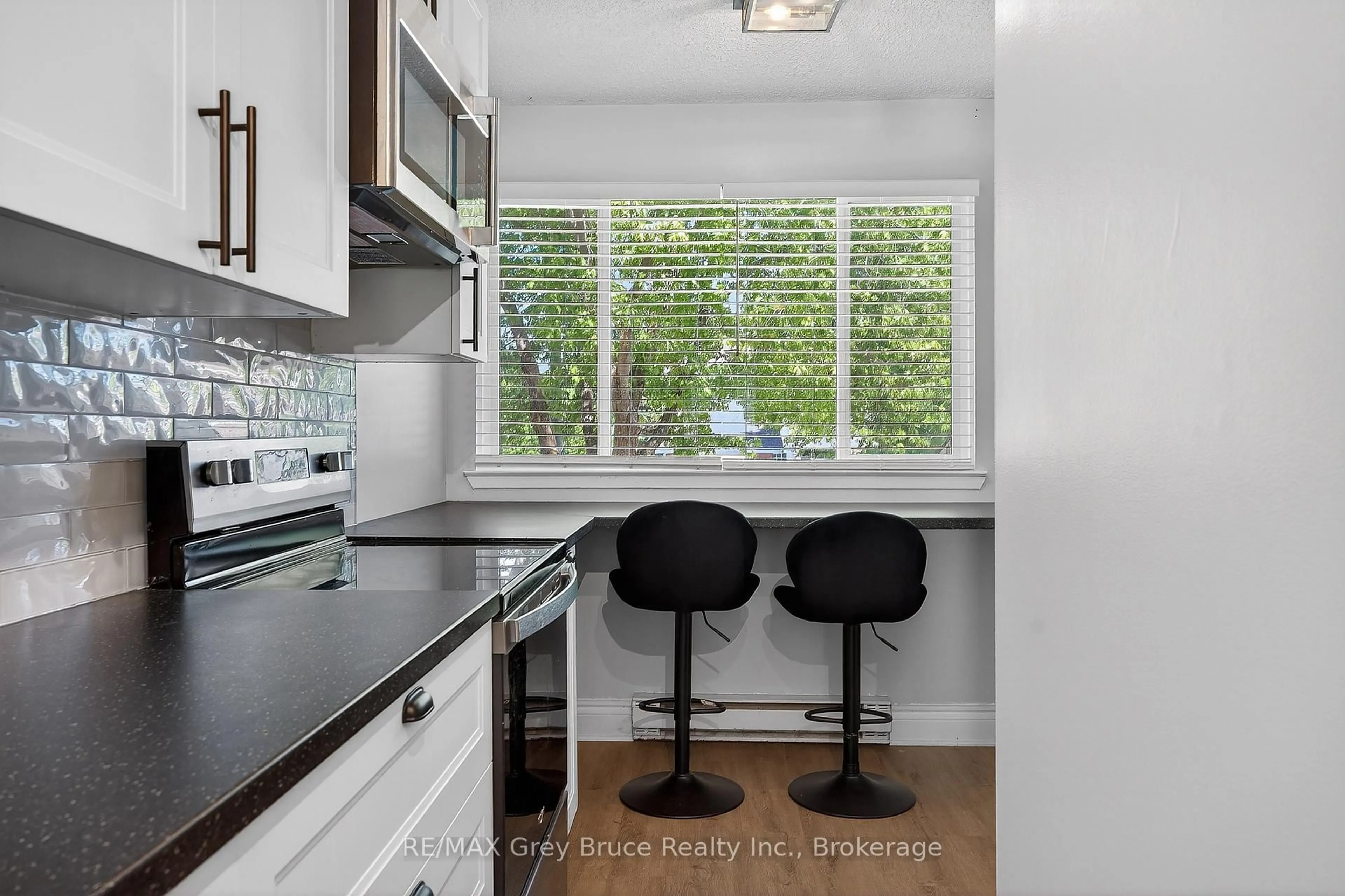 Standard kitchen, unknown for 75 Laurie Cres #75, Owen Sound Ontario N4K 6C3