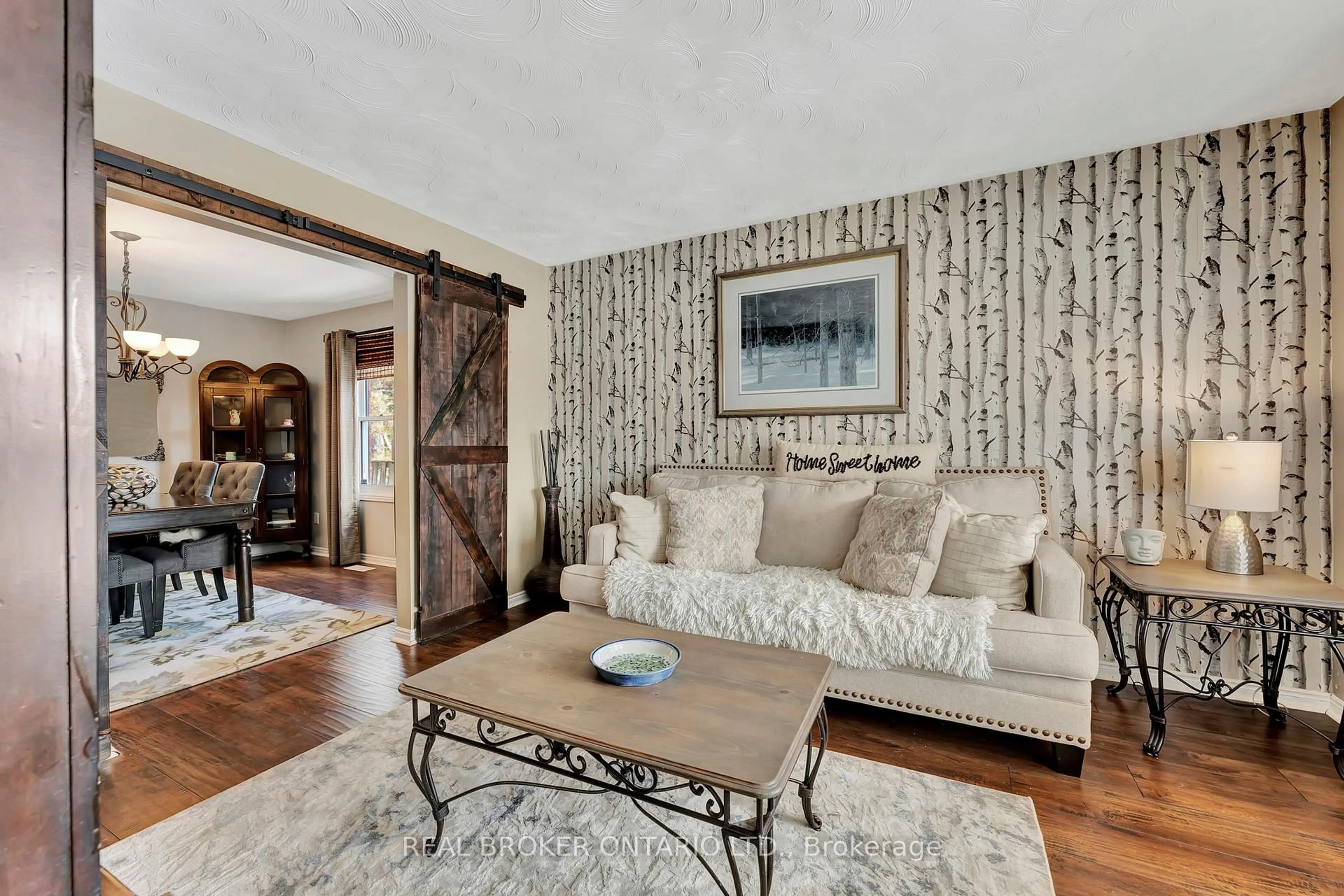 Living room with furniture, unknown for 52 Beckett Dr, Brantford Ontario N3T 6G2
