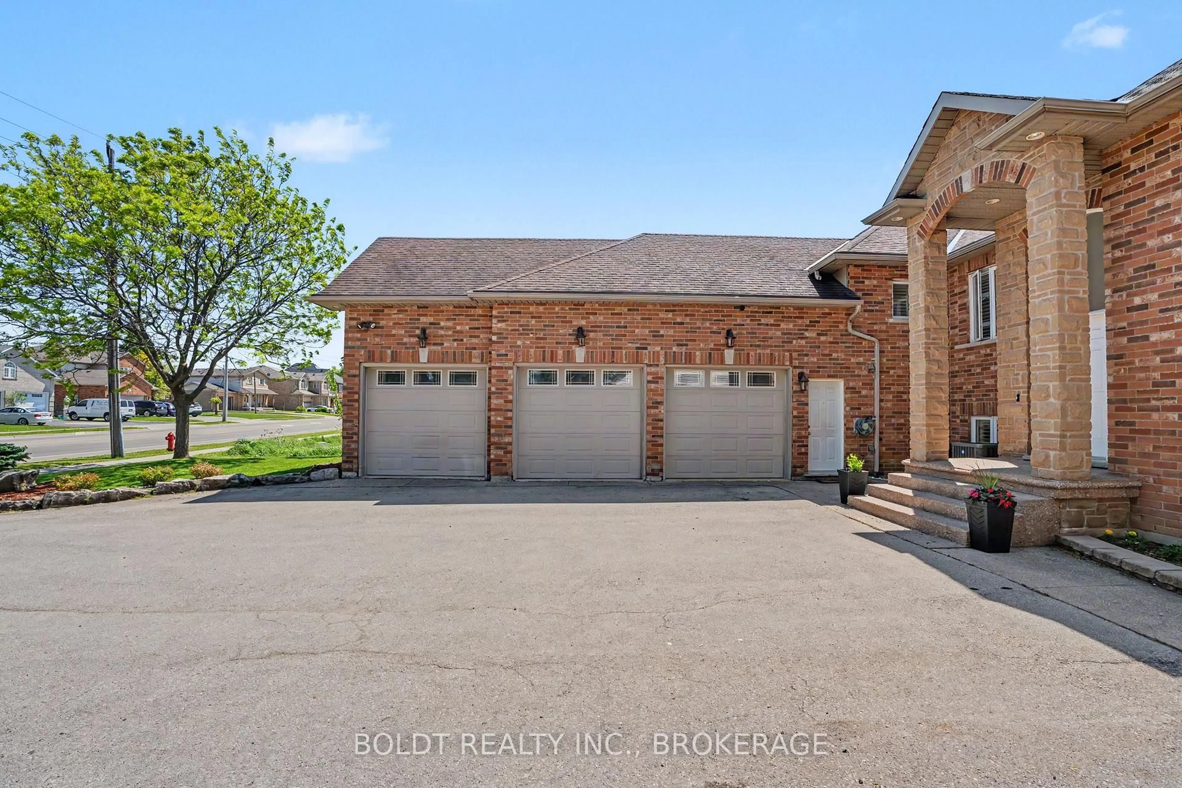 Unknown for 1504 Upper Sherman Ave, Hamilton Ontario L8W 1C5
