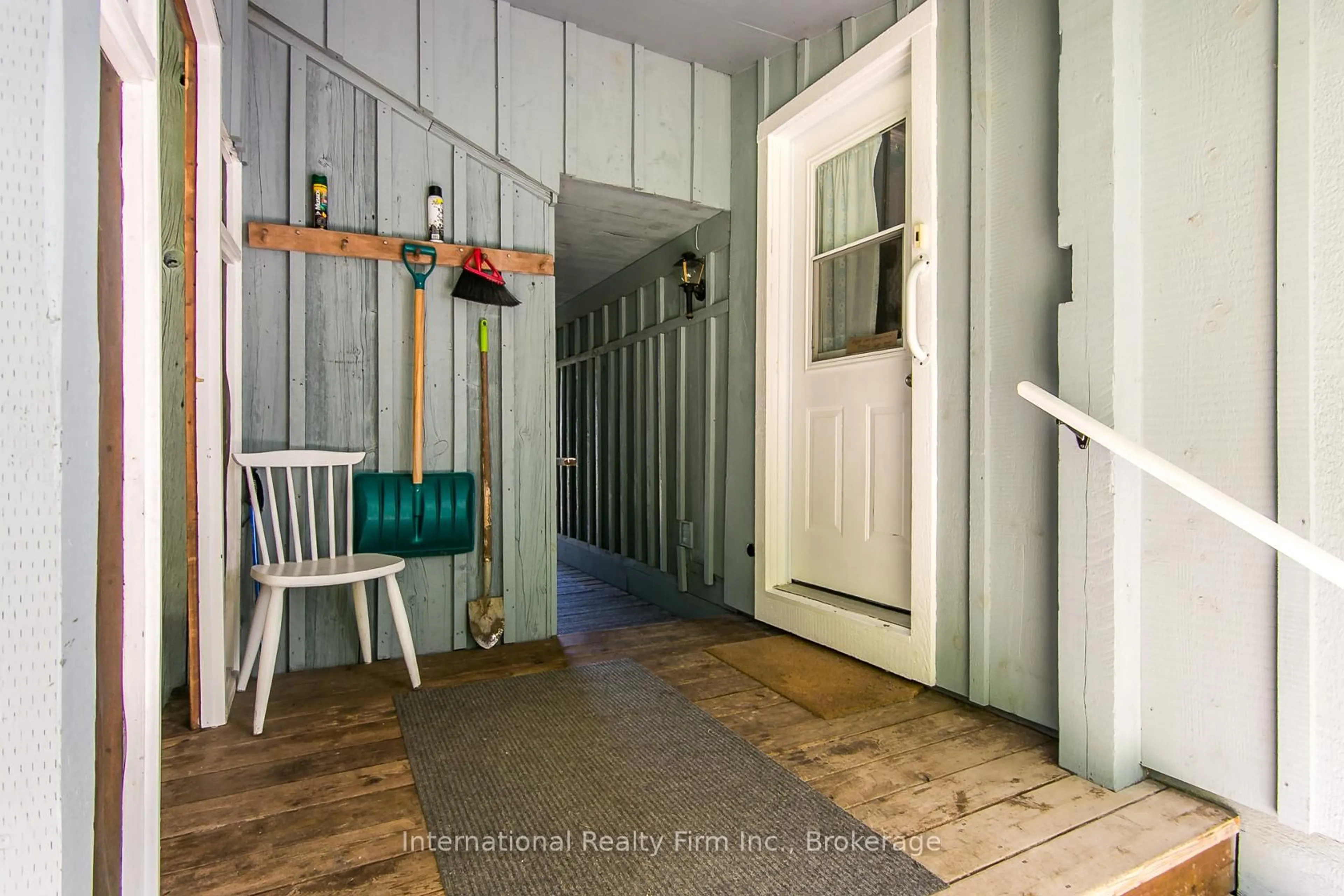 Indoor entryway for 354354 Osprey-Artemesia Townline, Grey Highlands Ontario N0C 1E0