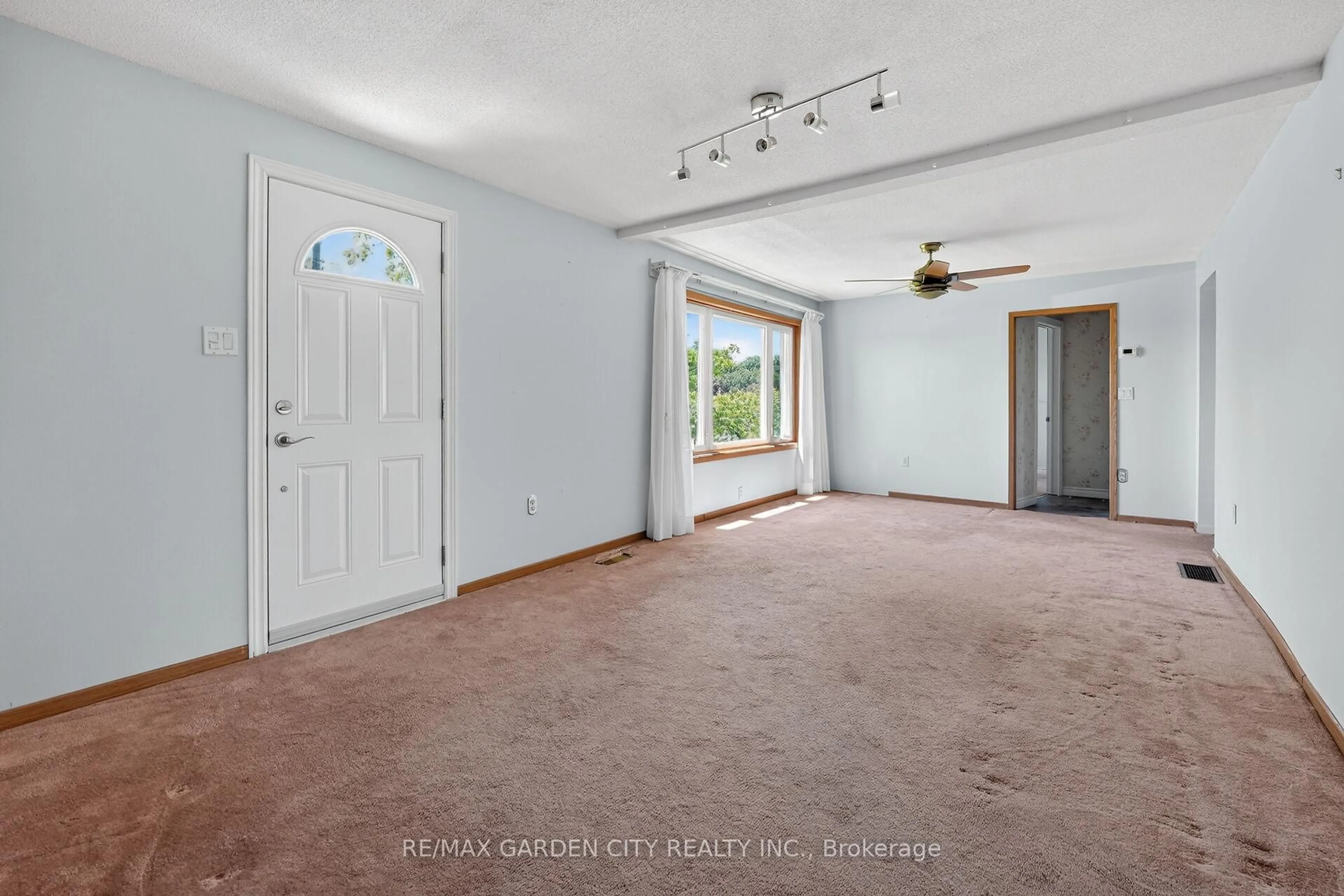 A pic of a room for 1621 Second Ave, St. Catharines Ontario L2R 6P9