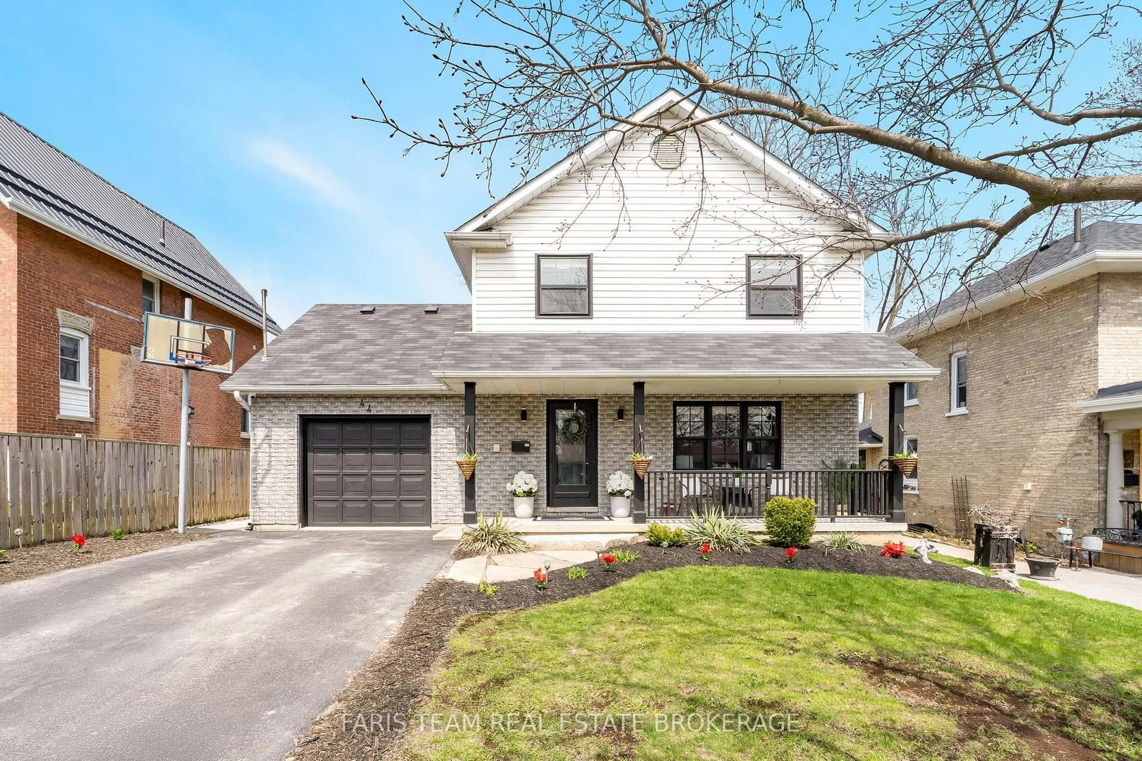 Home with brick exterior material, street for 44 Regent St, Kawartha Lakes Ontario K9V 3V2