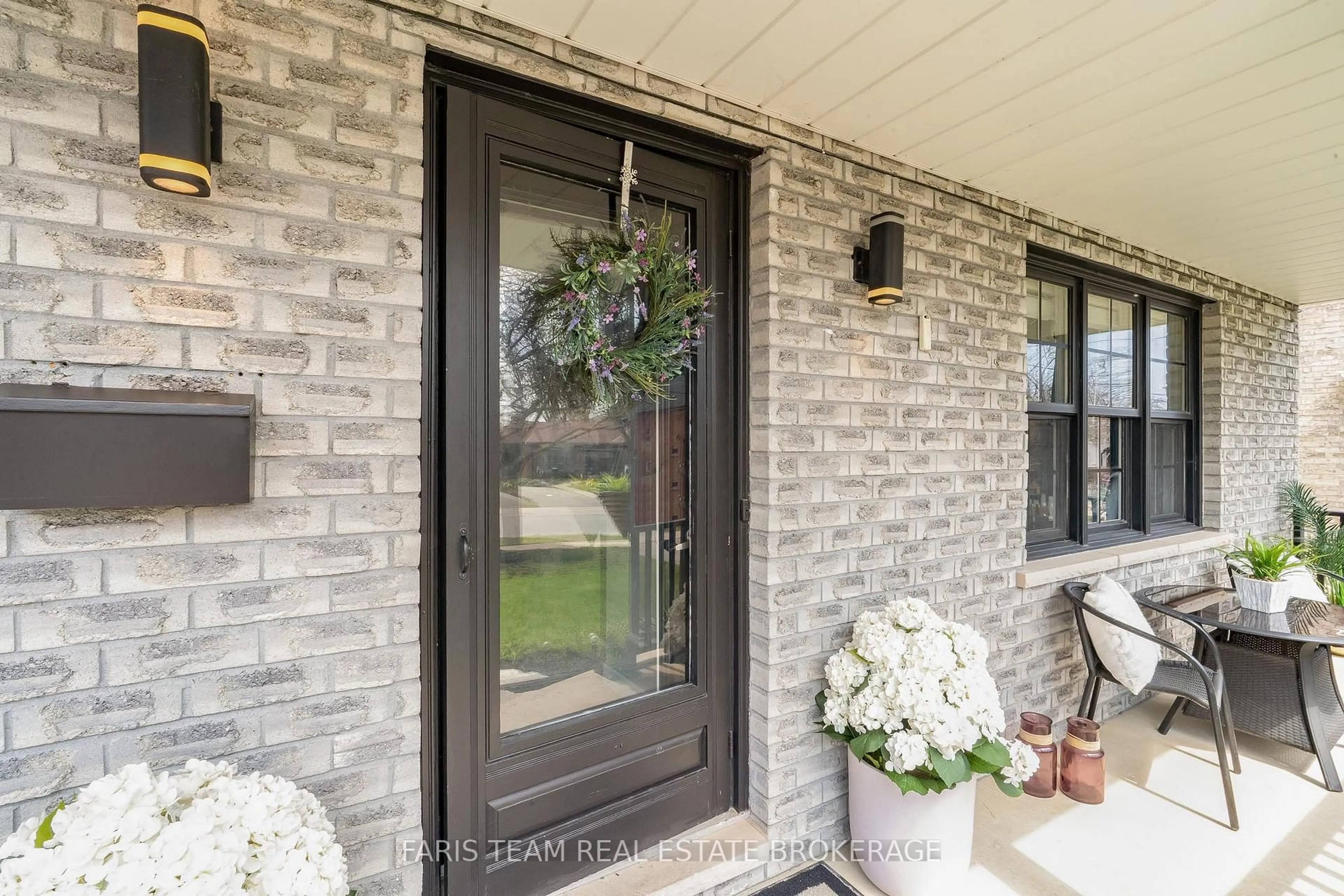 Home with brick exterior material, street for 44 Regent St, Kawartha Lakes Ontario K9V 3V2