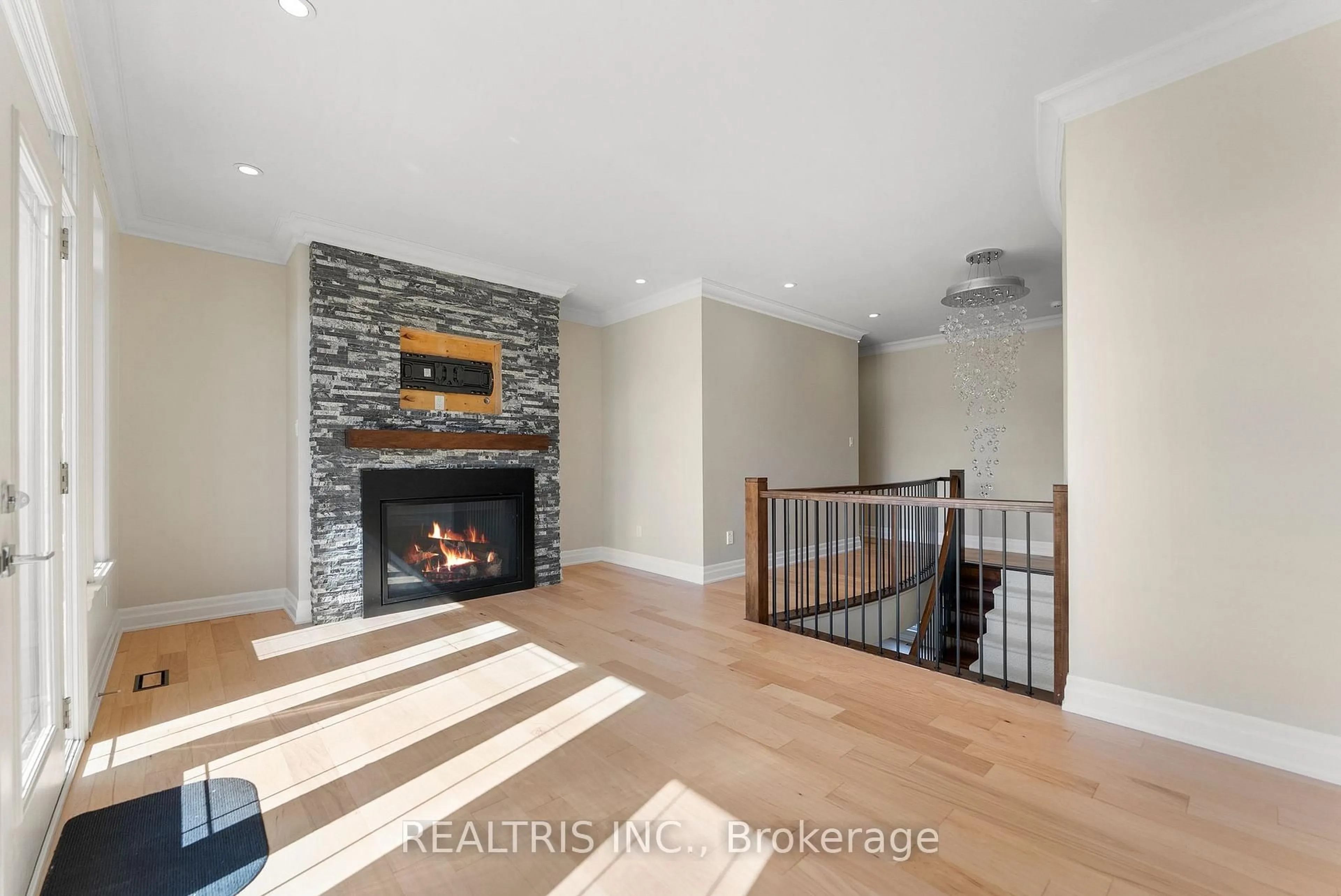 Unknown for 5813 Red Castle Rdge, Ottawa Ontario K4M 0A4