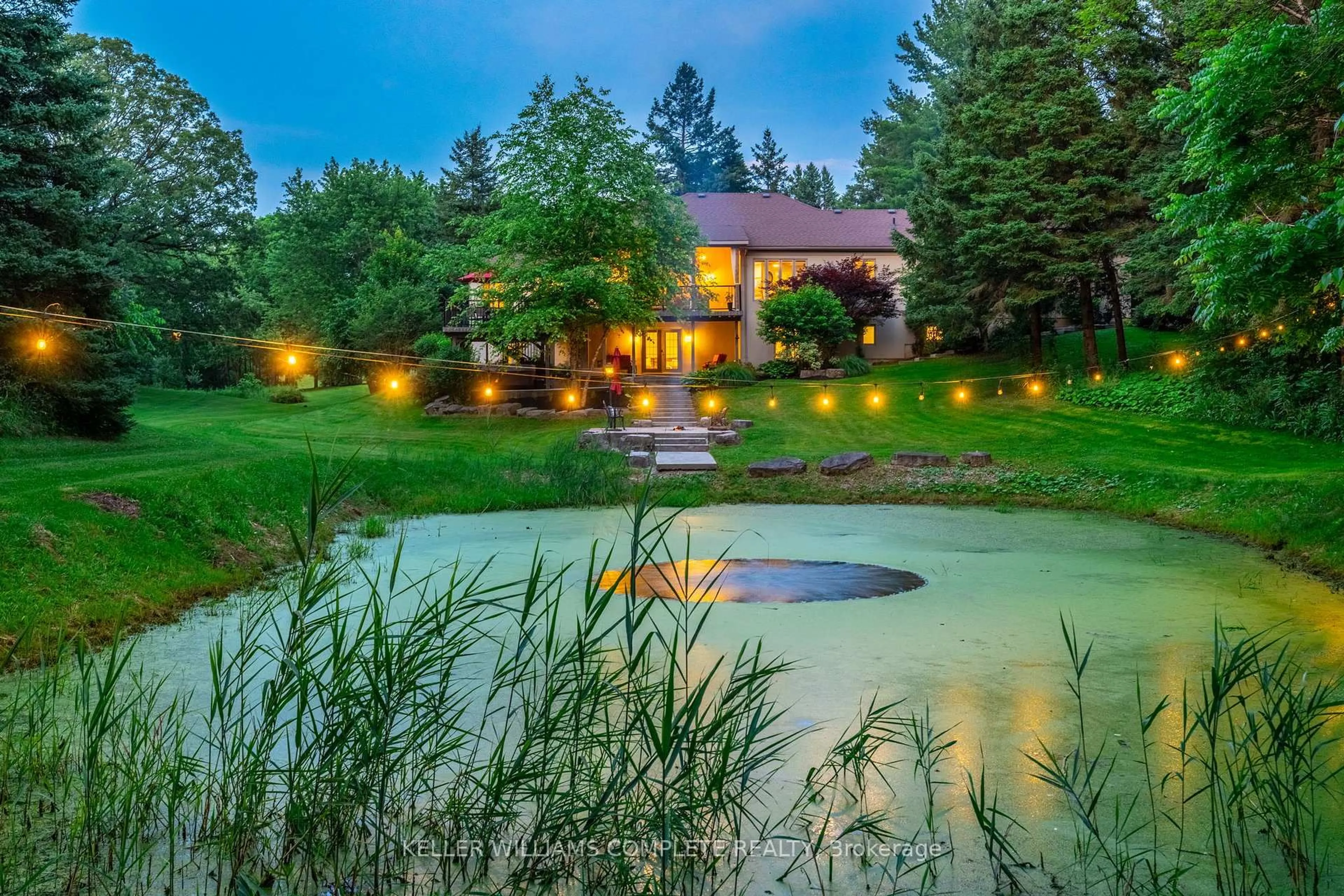 Patio, water/lake/river/ocean view for 18 Westie Rd, Brantford Ontario N3T 5L4