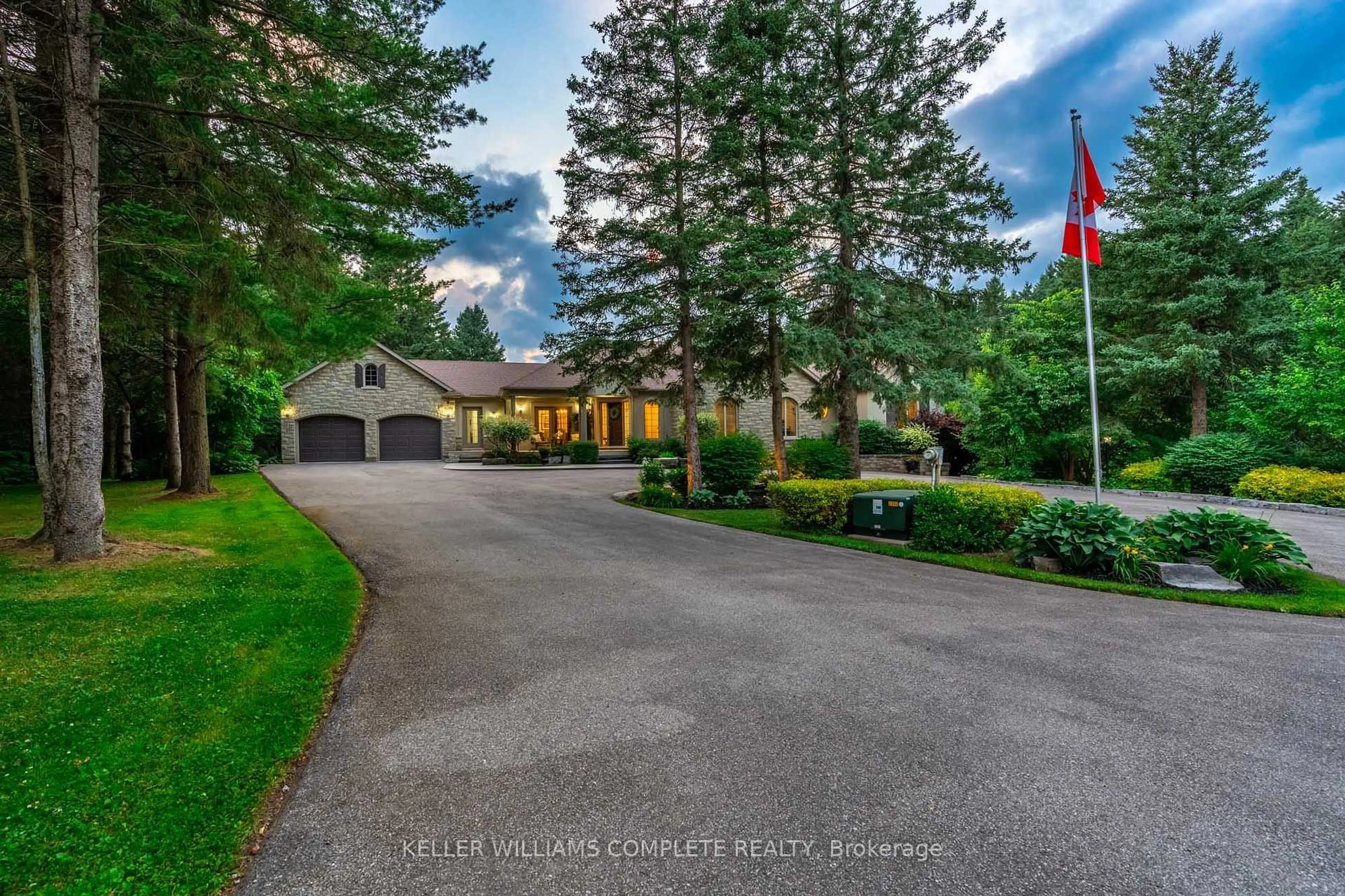 A pic from outside/outdoor area/front of a property/back of a property/a pic from drone, street for 18 Westie Rd, Brantford Ontario N3T 5L4