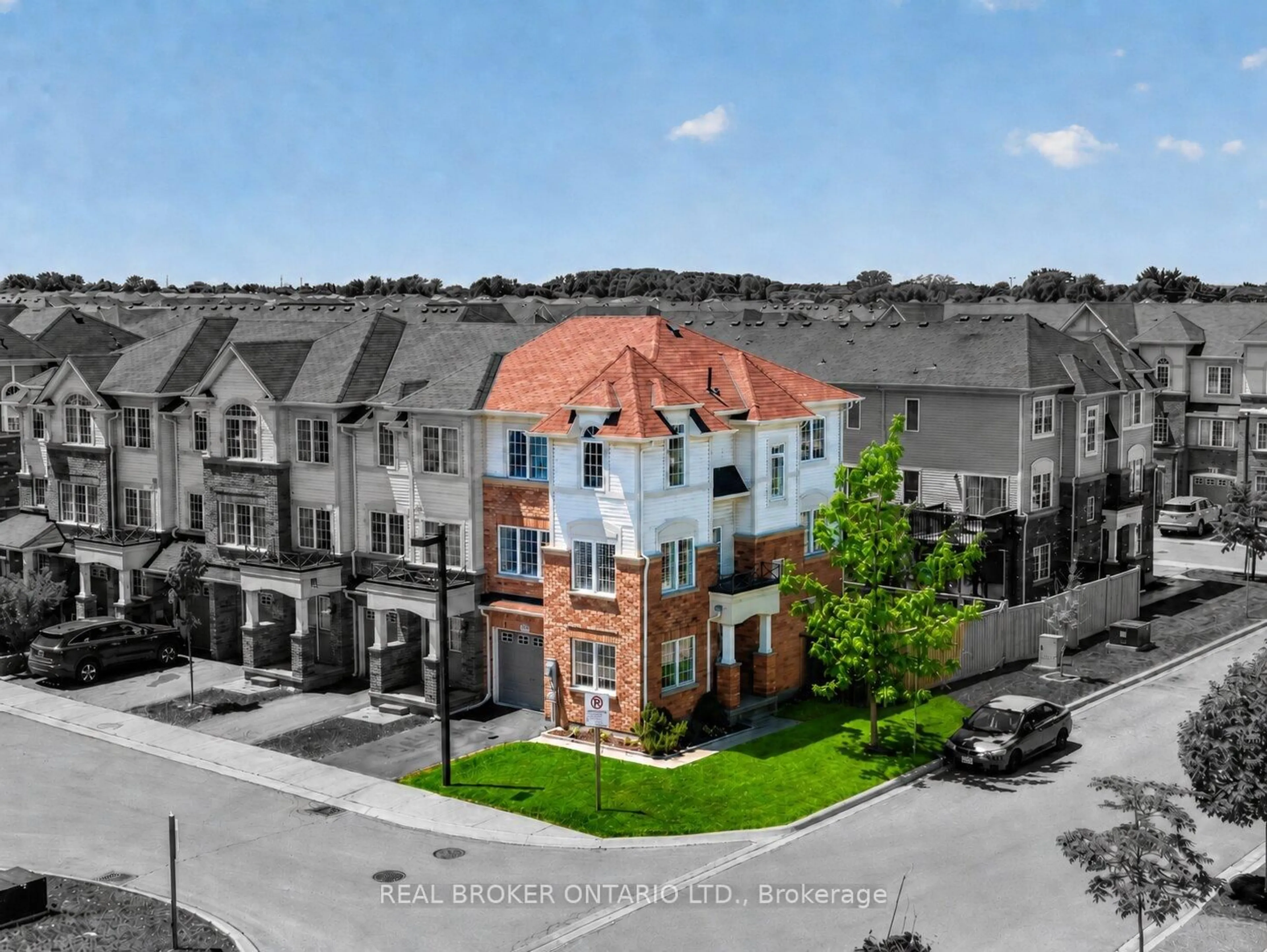 A pic from outside/outdoor area/front of a property/back of a property/a pic from drone, unknown for 2 Kenridge Terr, Hamilton Ontario L8J 0G4