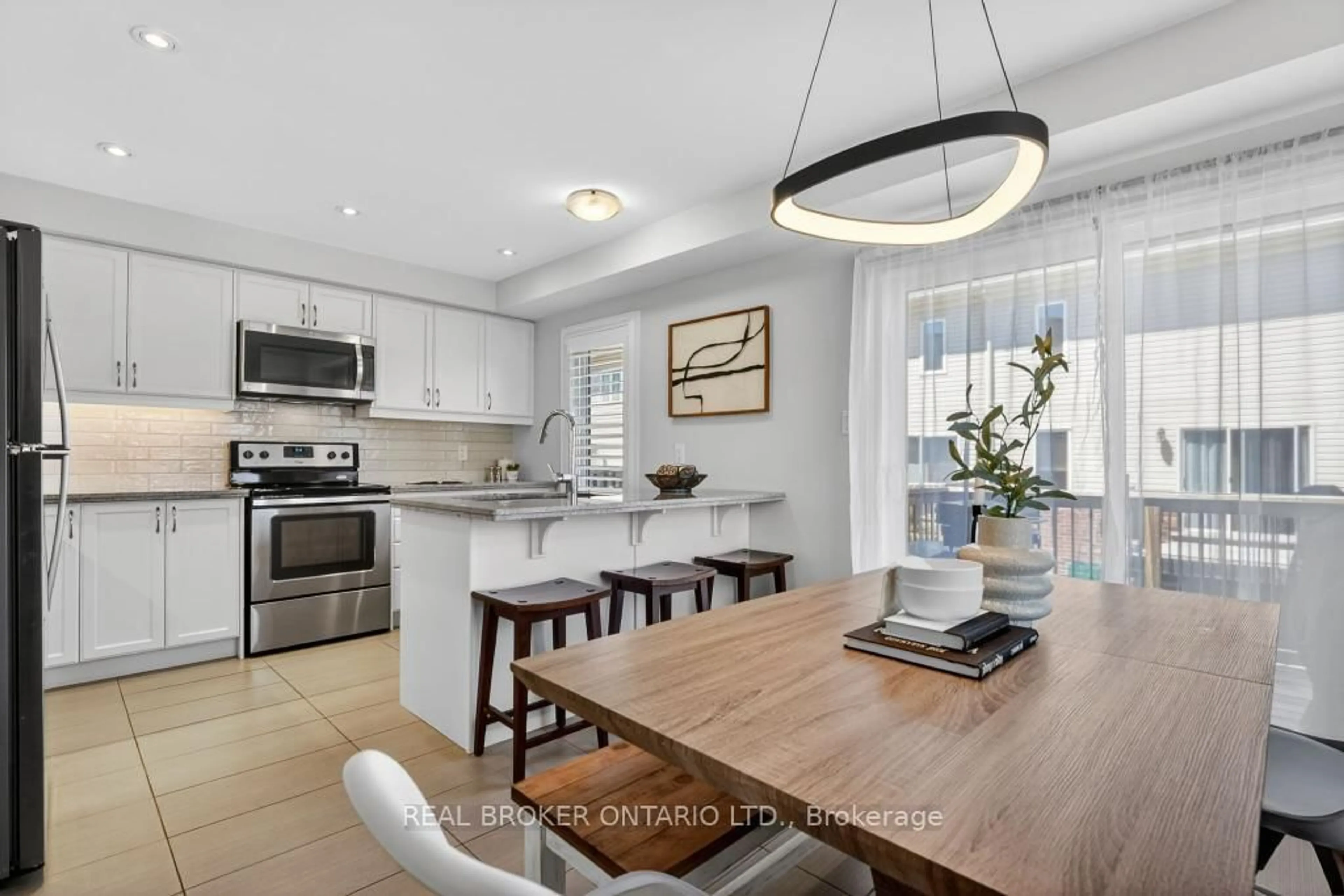 Open concept kitchen, unknown for 2 Kenridge Terr, Hamilton Ontario L8J 0G4