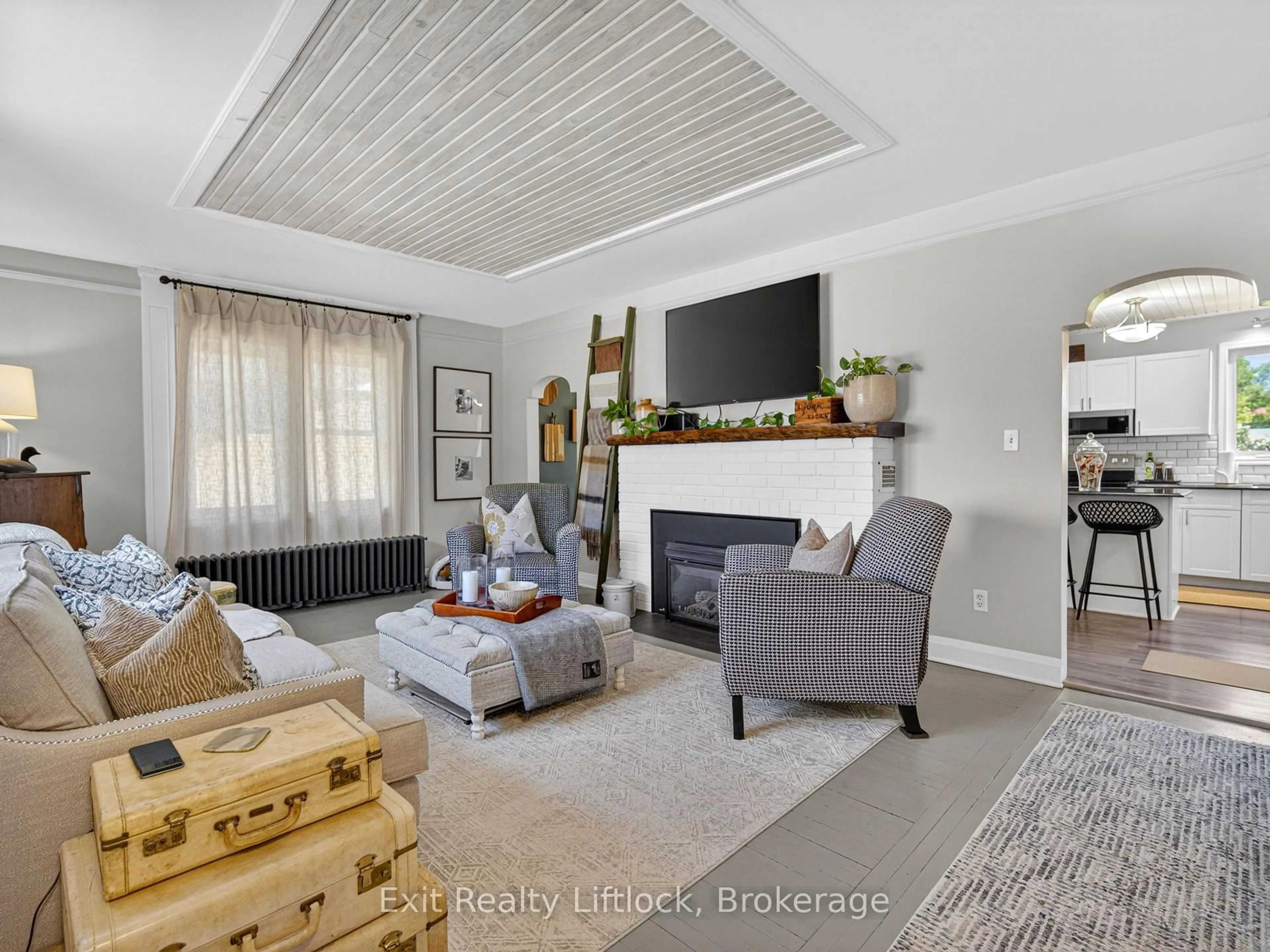 Living room with furniture, unknown for 52 Forsyth St, Limoges Ontario K0K 2M0