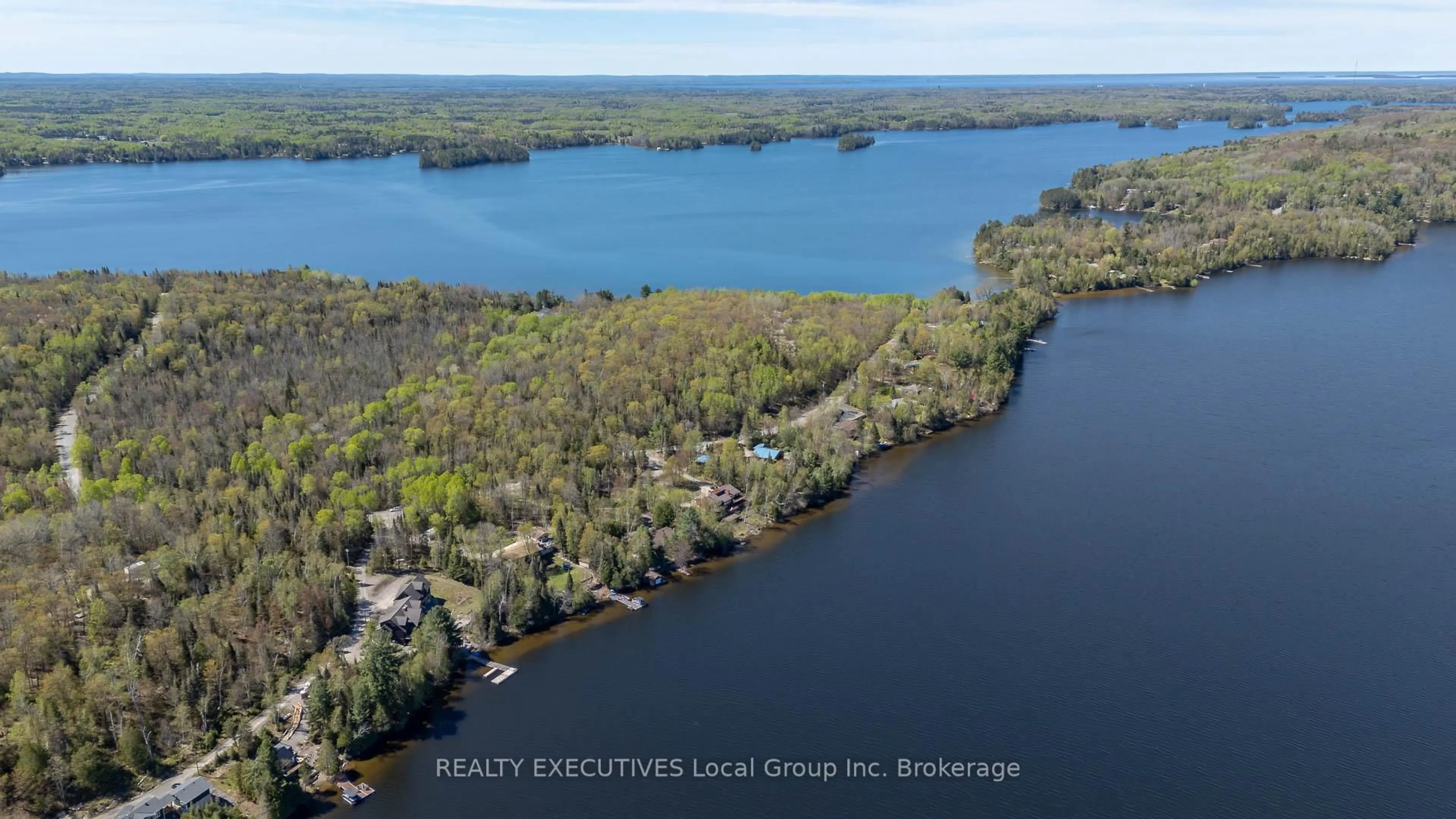 A pic from outside/outdoor area/front of a property/back of a property/a pic from drone, water/lake/river/ocean view for 1464 PENINSULA Rd, North Bay Ontario P1B 8G4