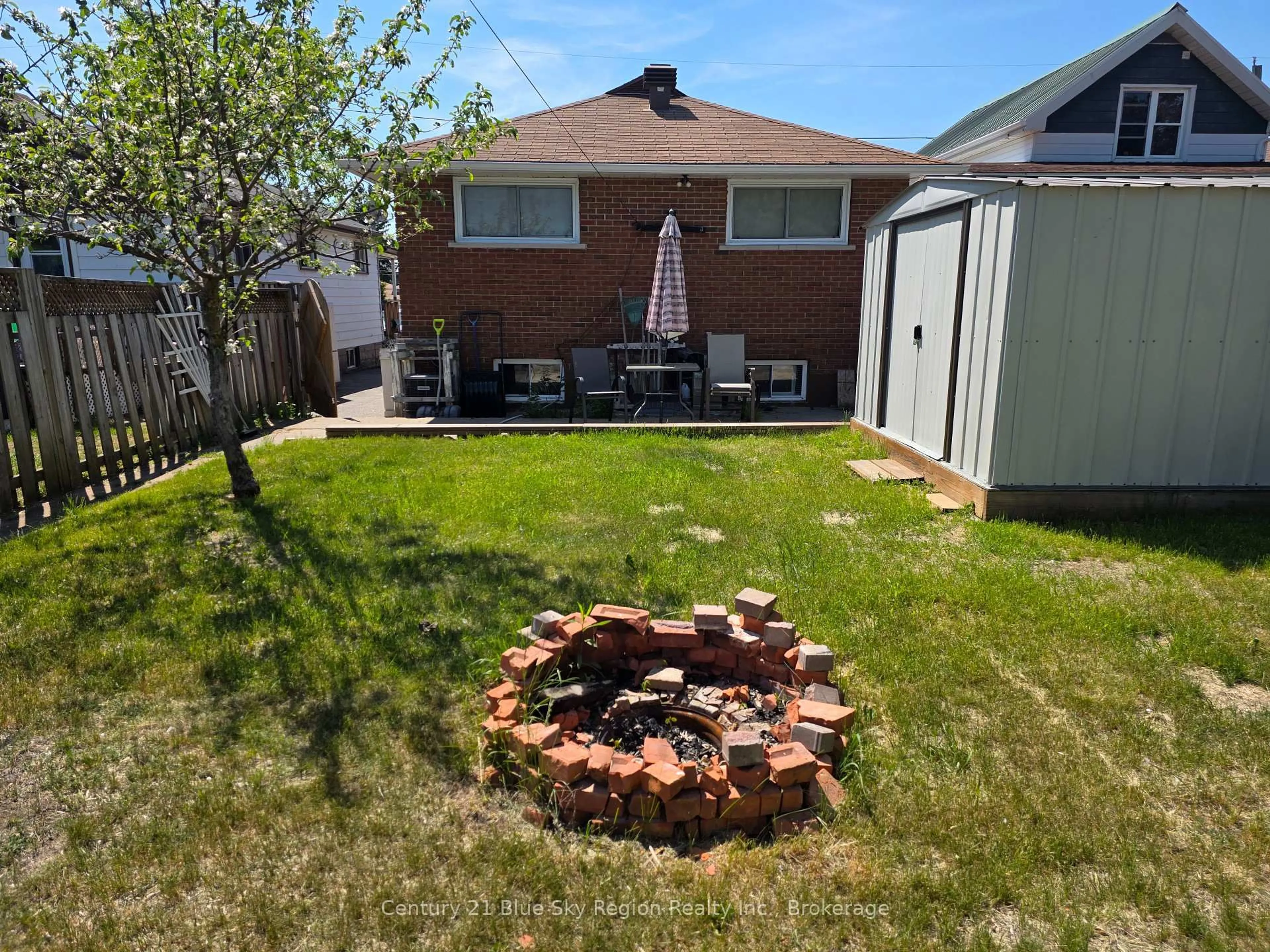 Unknown for 412 KING St, North Bay Ontario P1B 6A2