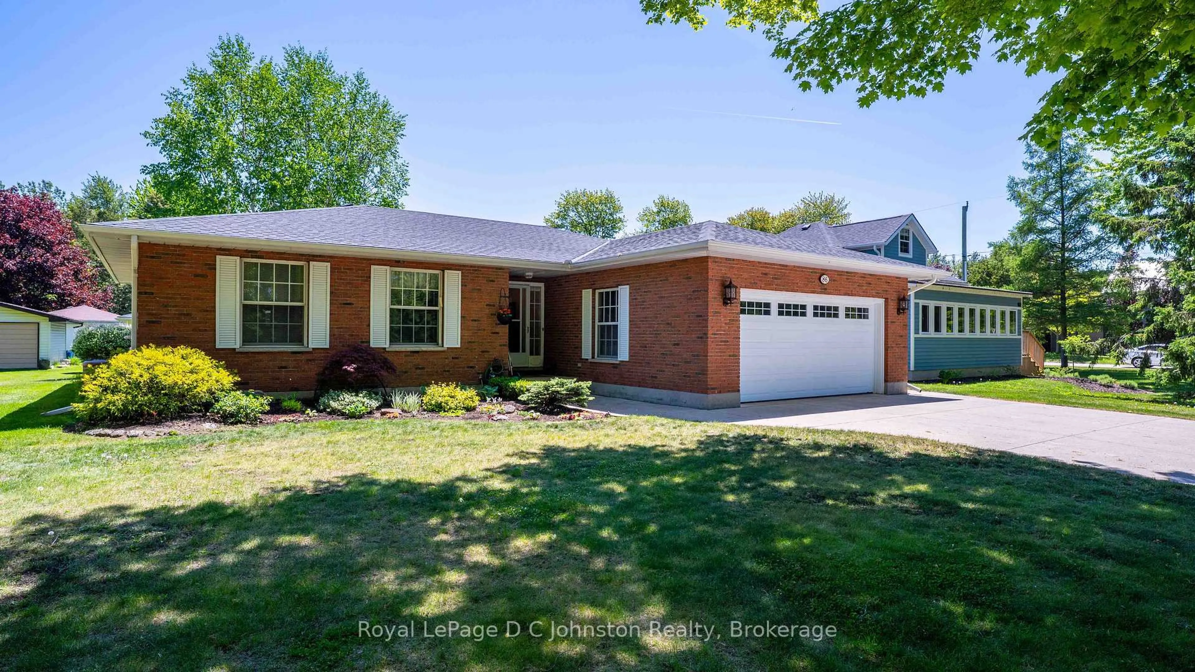 Home with brick exterior material, street for 86 Breadalbane St, Saugeen Shores Ontario N0H 2L0