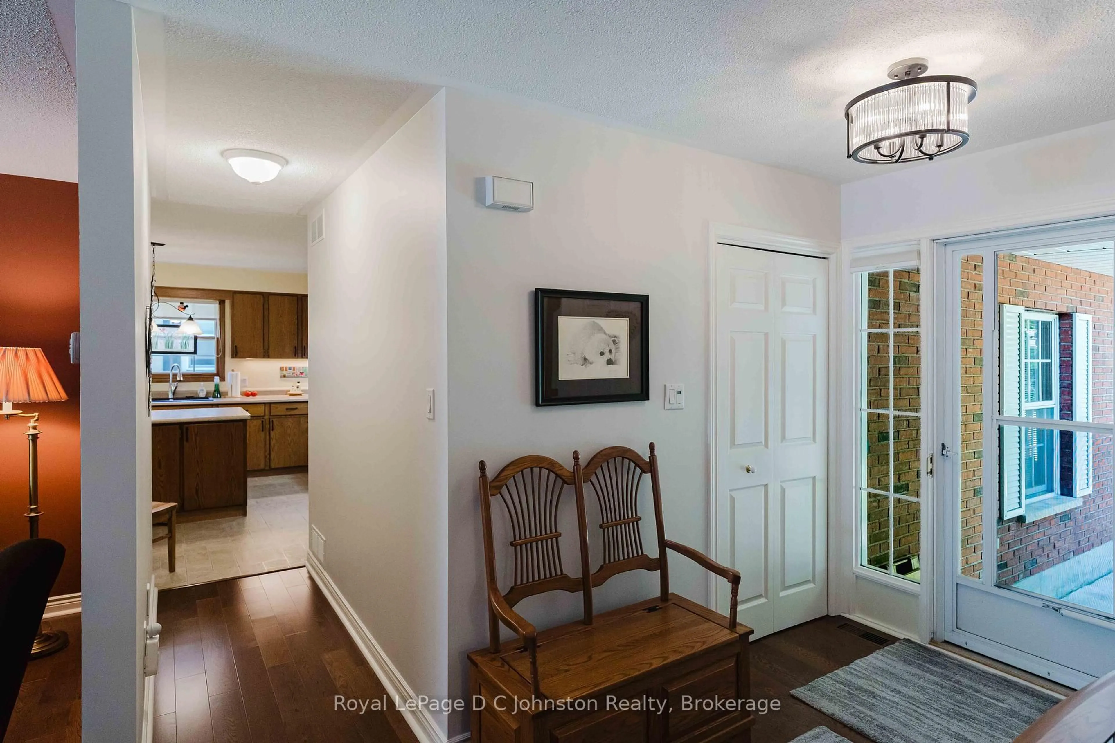Indoor entryway for 86 Breadalbane St, Saugeen Shores Ontario N0H 2L0