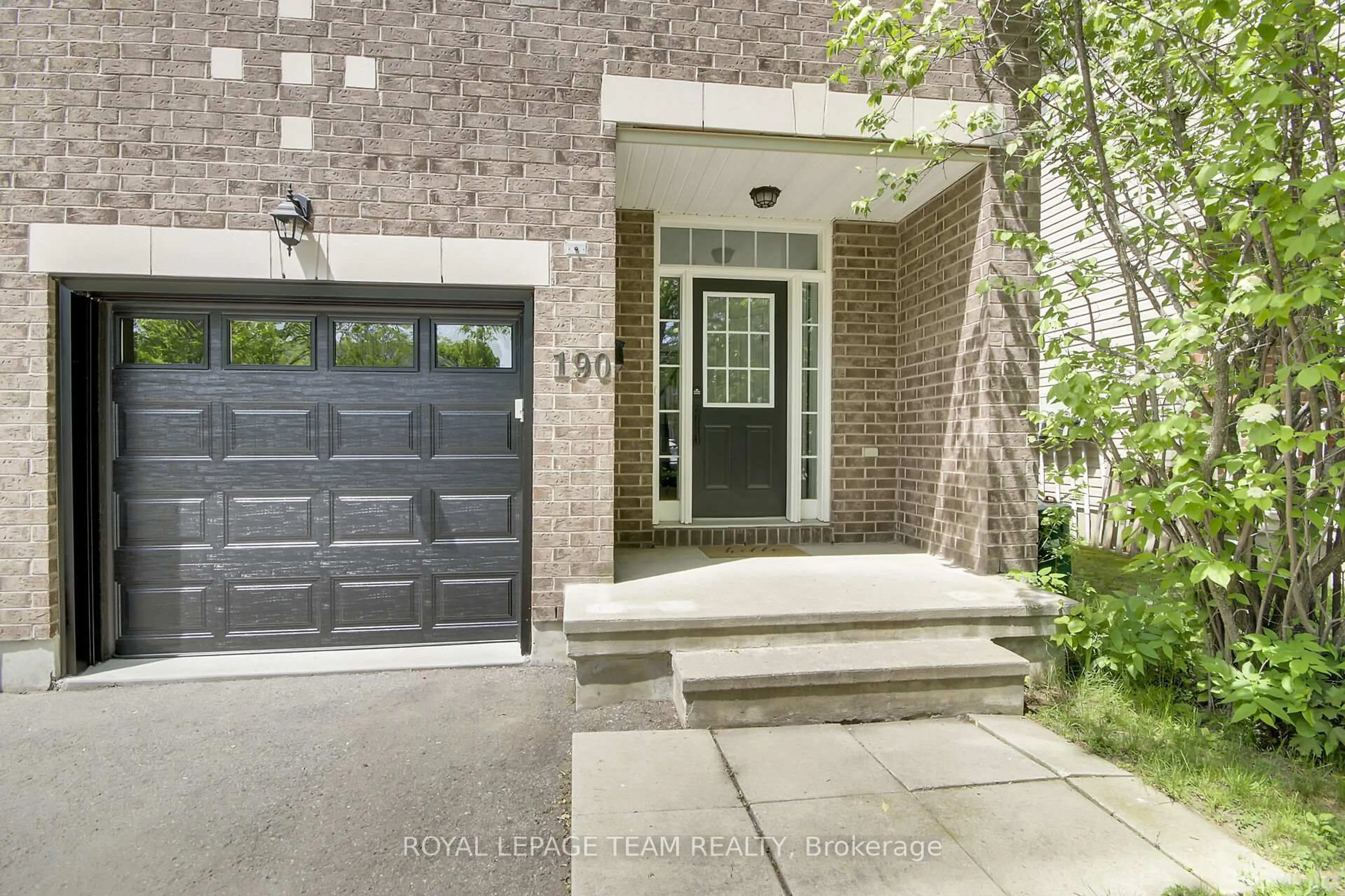 Unknown for 190 Saddlesmith Circ, Ottawa Ontario K2M 2Y6