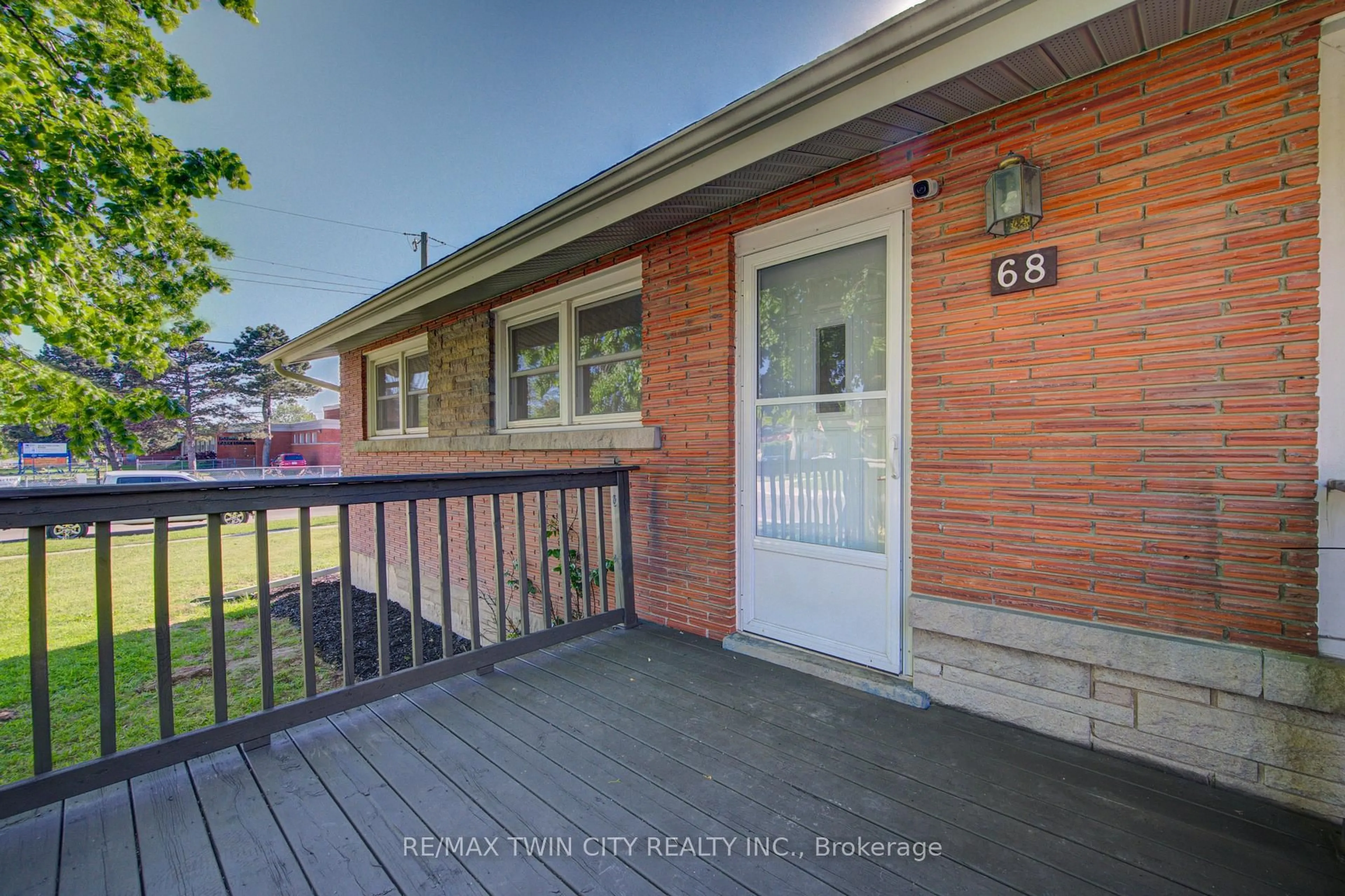 Unknown for 68 Kingslea Dr, Hamilton Ontario L8T 4A3