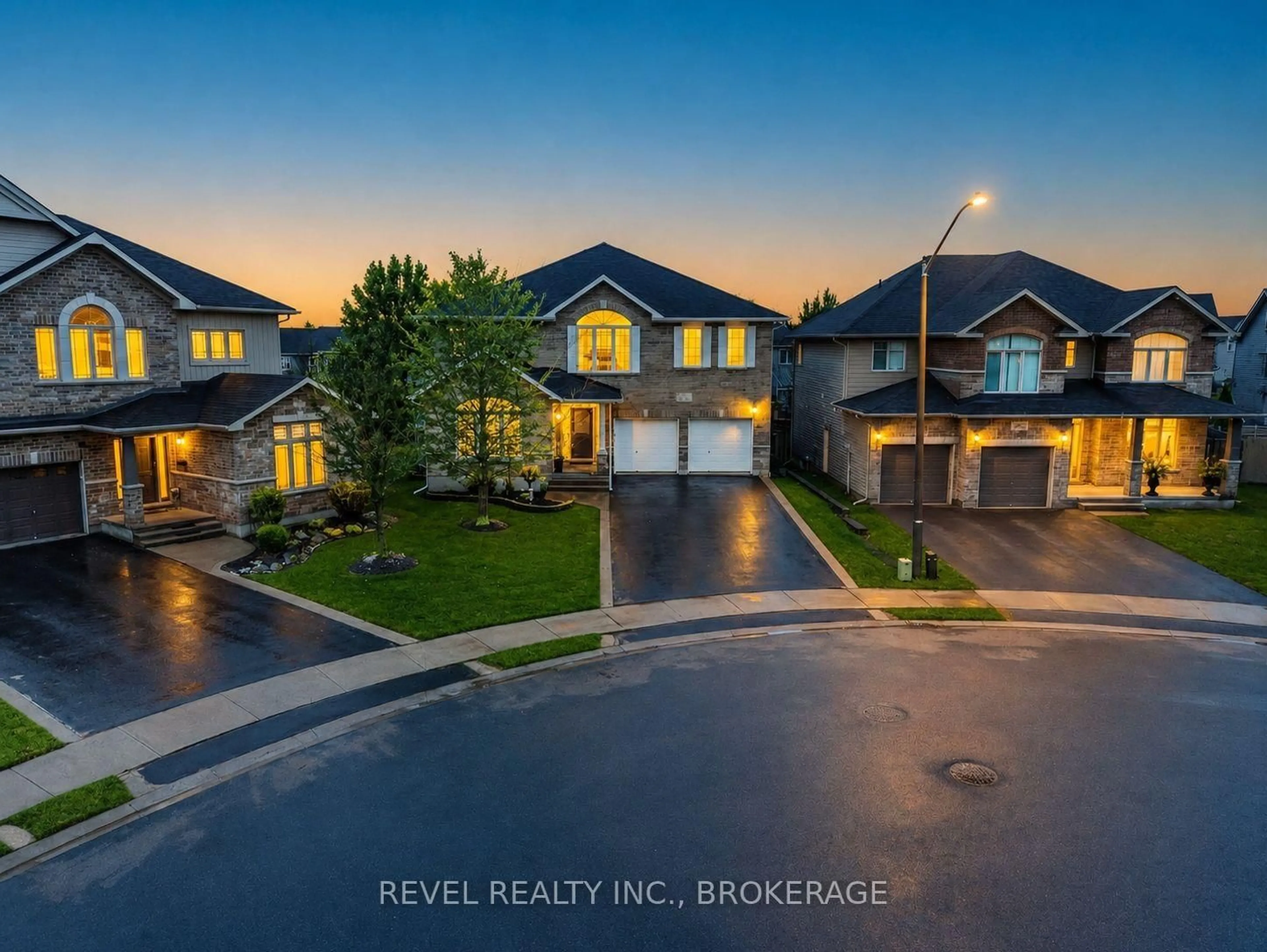 A pic from outside/outdoor area/front of a property/back of a property/a pic from drone, street for 1557 Providence Cres, Kingston Ontario K7P 0H9