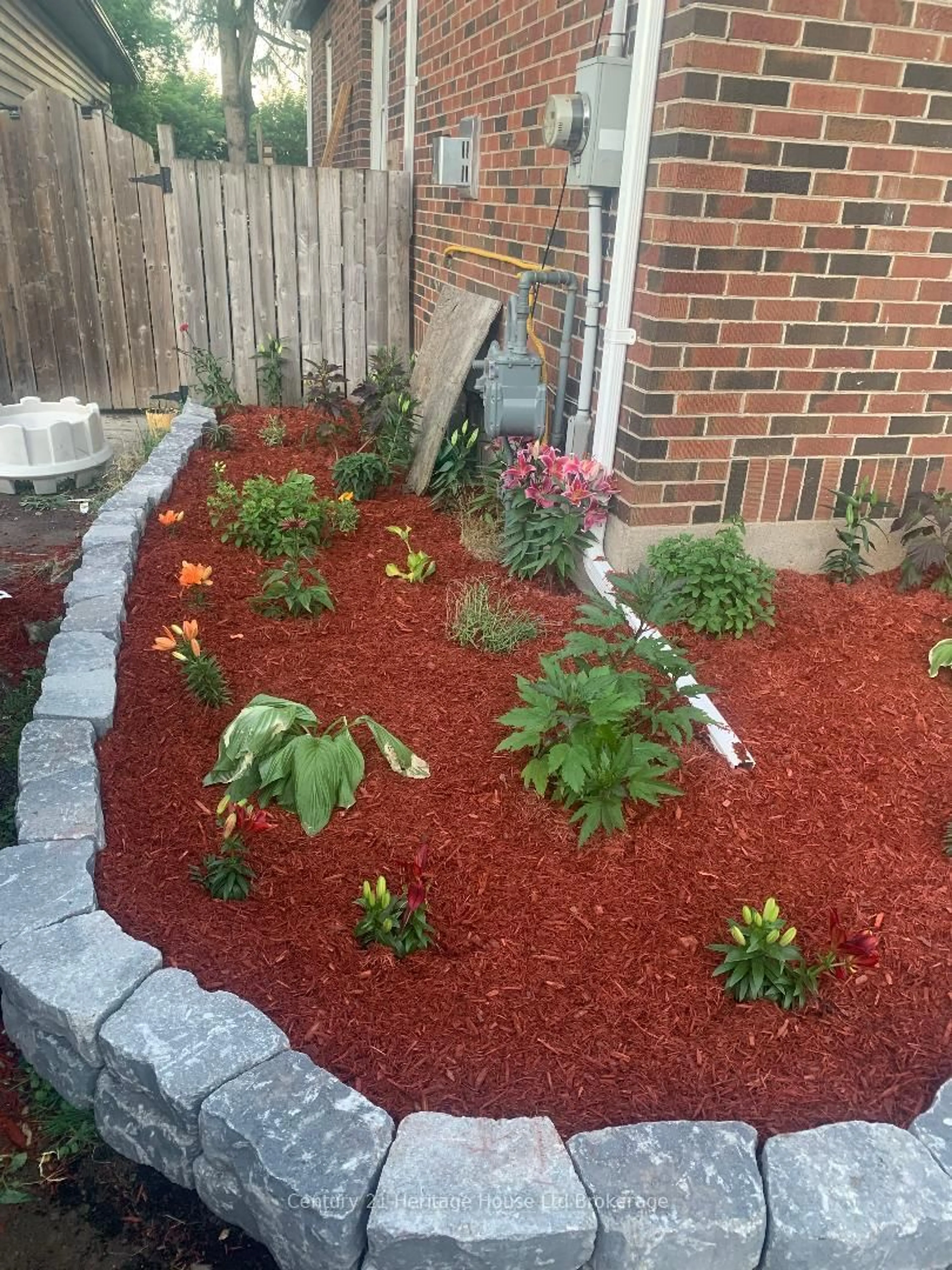 Patio, street for 87 Bay St, Woodstock Ontario N4S 3K7