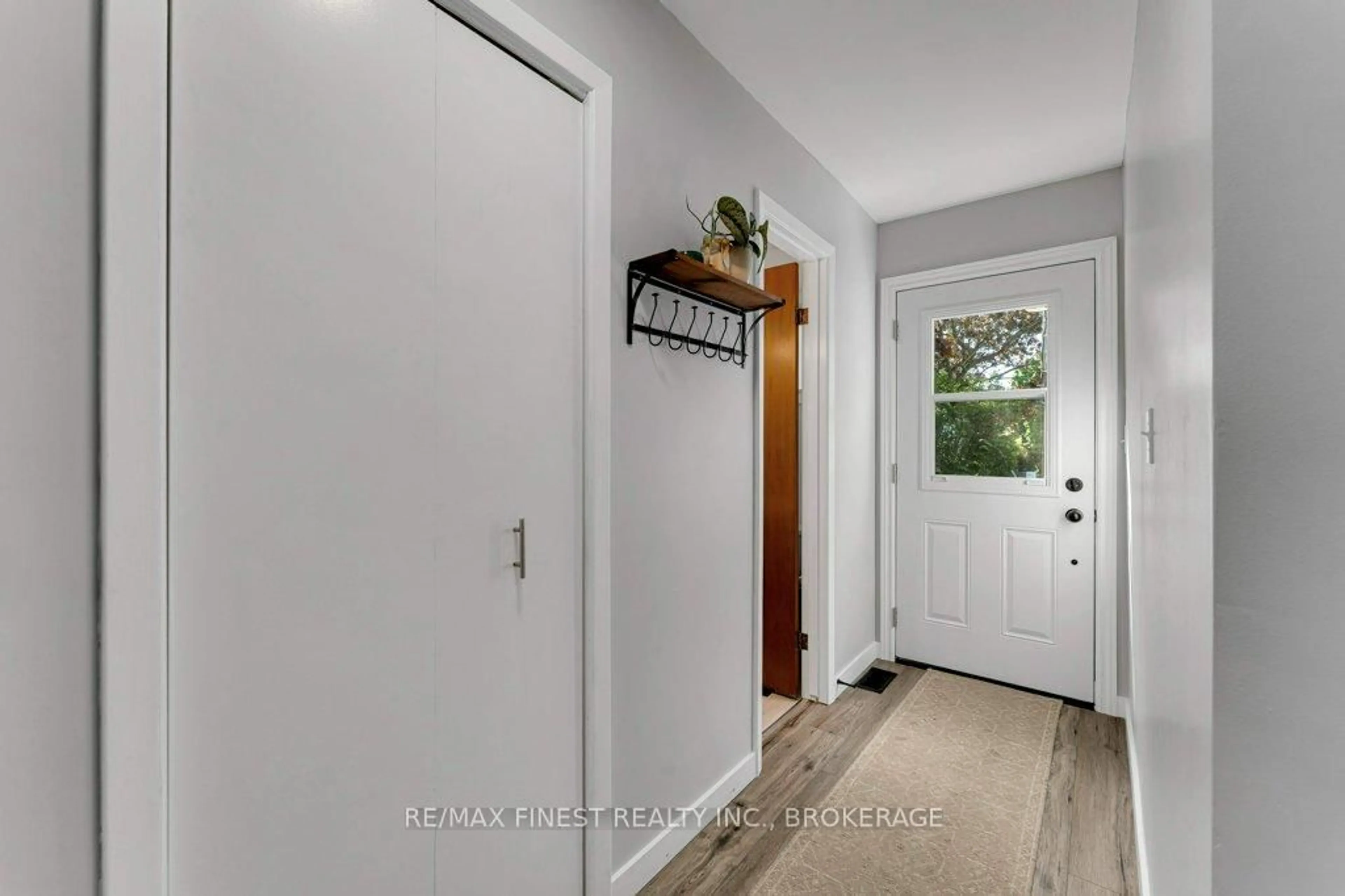 Indoor entryway for 30 Addington St #14, Loyalist Ontario K7N 1C5